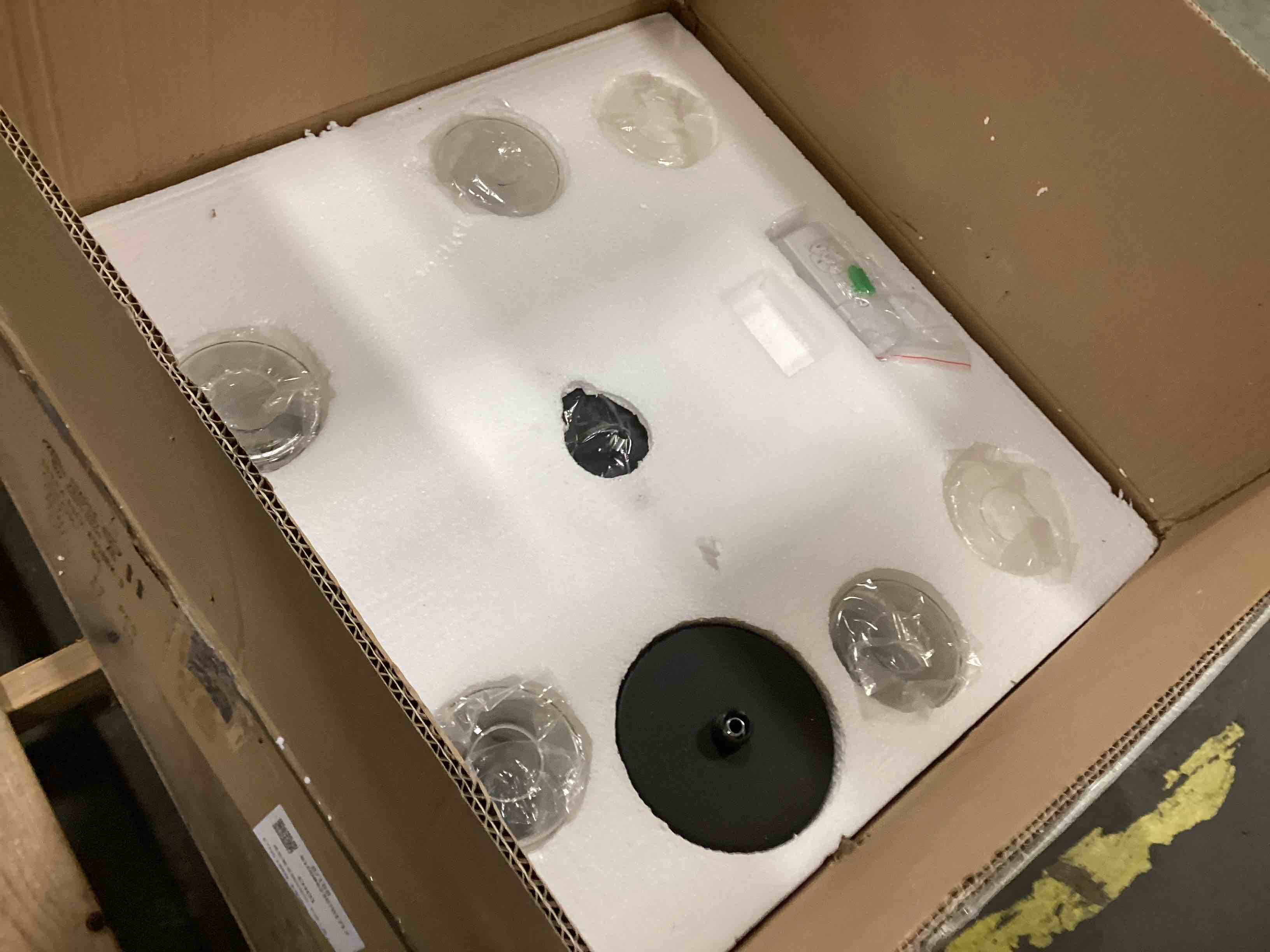 https://s3.amazonaws.com/lotting-images-prod/bidfta/ORG5766944_1706103787244.jpeg