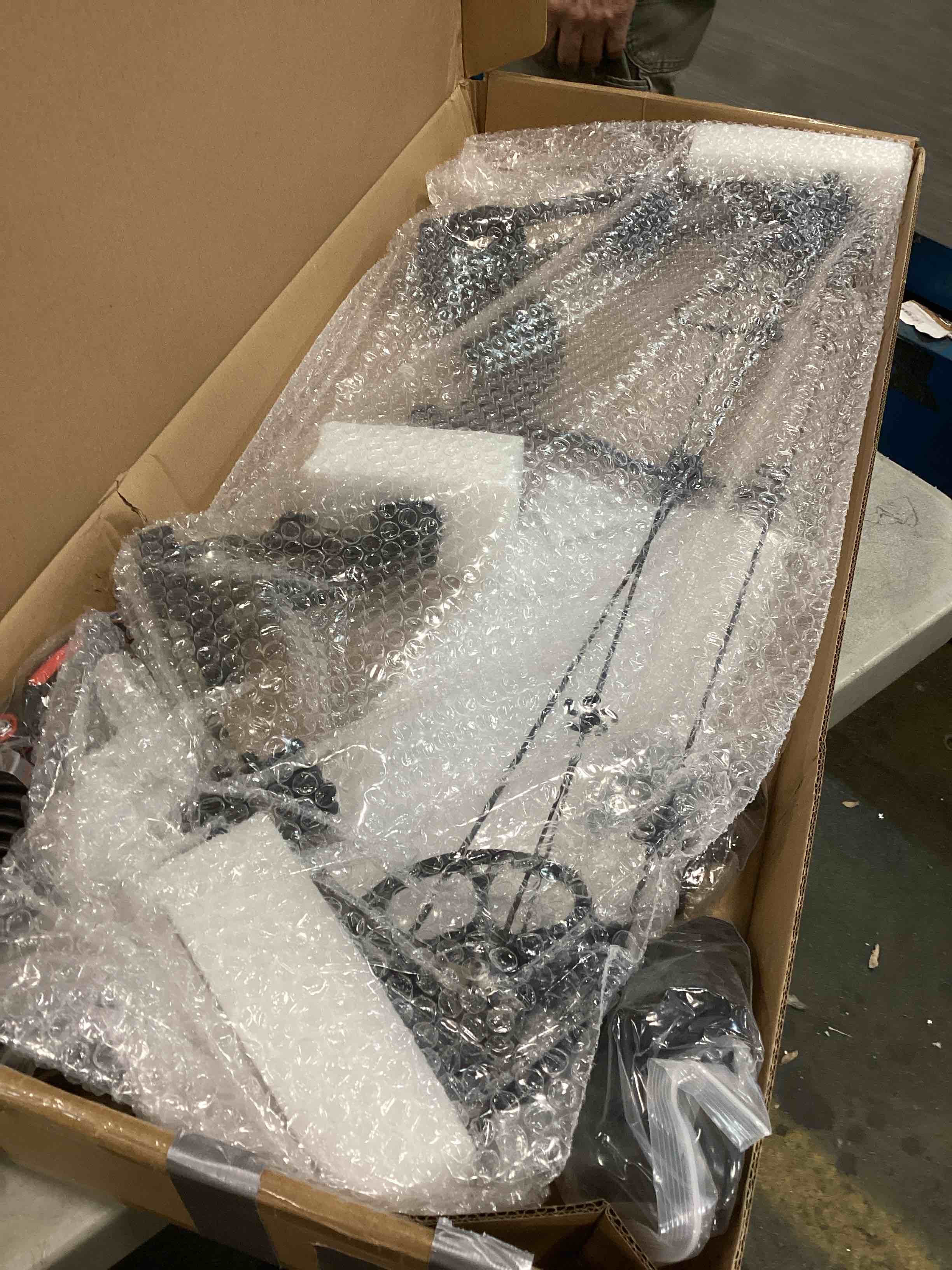 https://s3.amazonaws.com/lotting-images-prod/bidfta/ORG5767575_1706207972870.jpeg