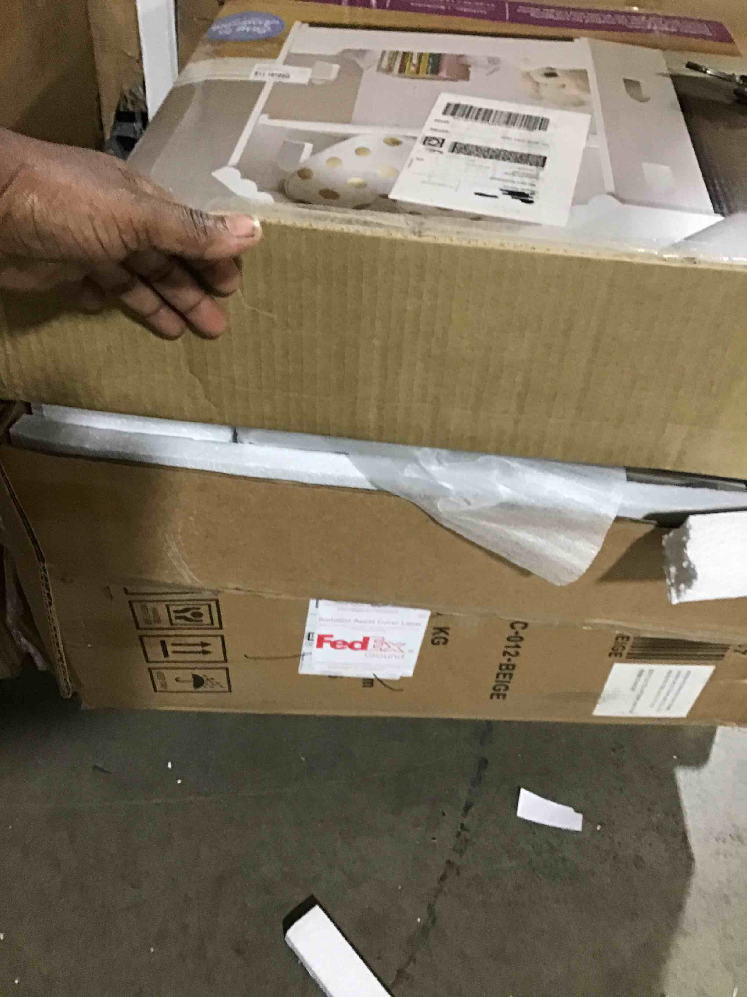 https://s3.amazonaws.com/lotting-images-prod/bidfta/ORG5772524_1710867261419.jpeg