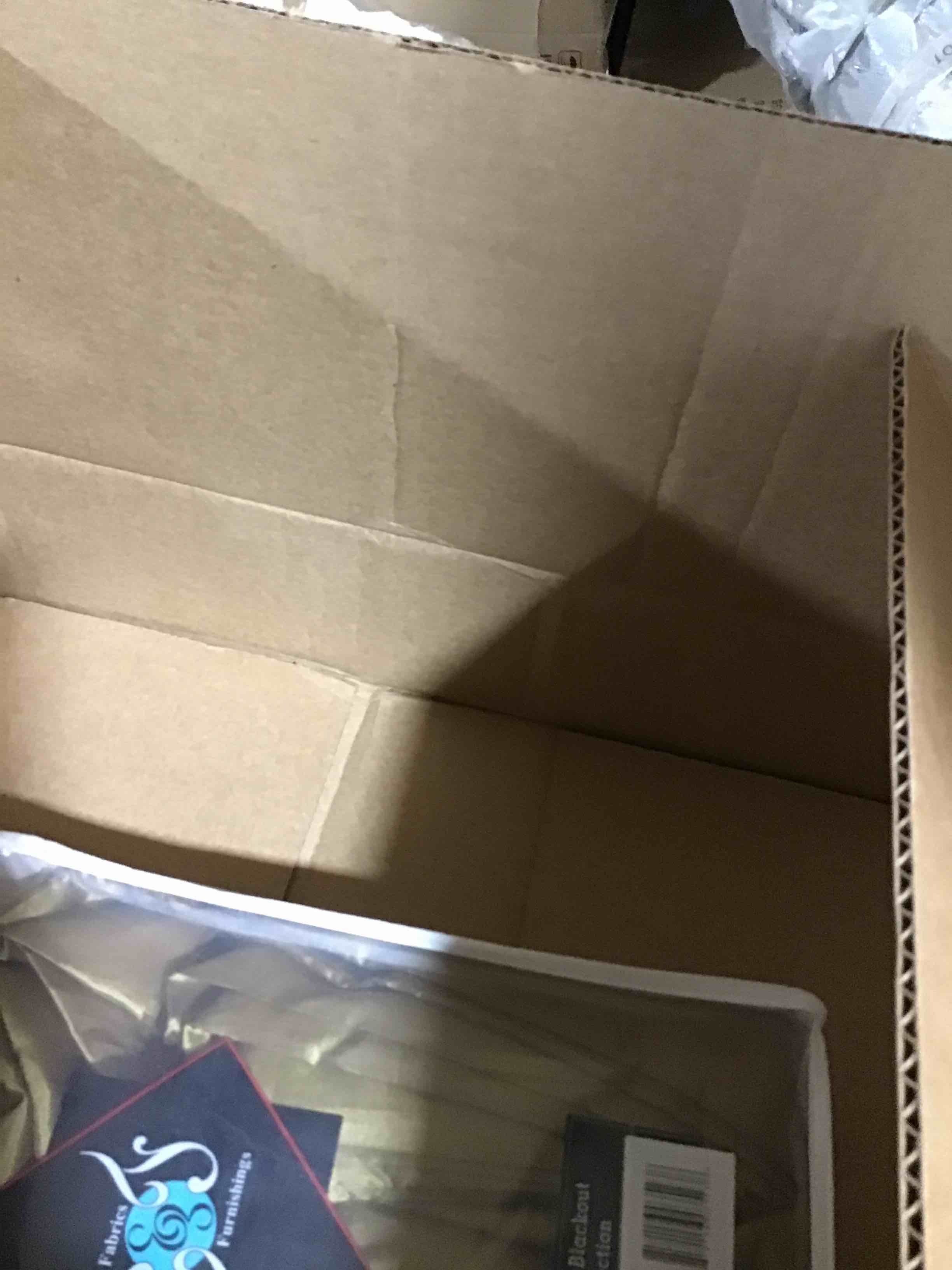 https://s3.amazonaws.com/lotting-images-prod/bidfta/ORG5773019_1712328690652.jpeg