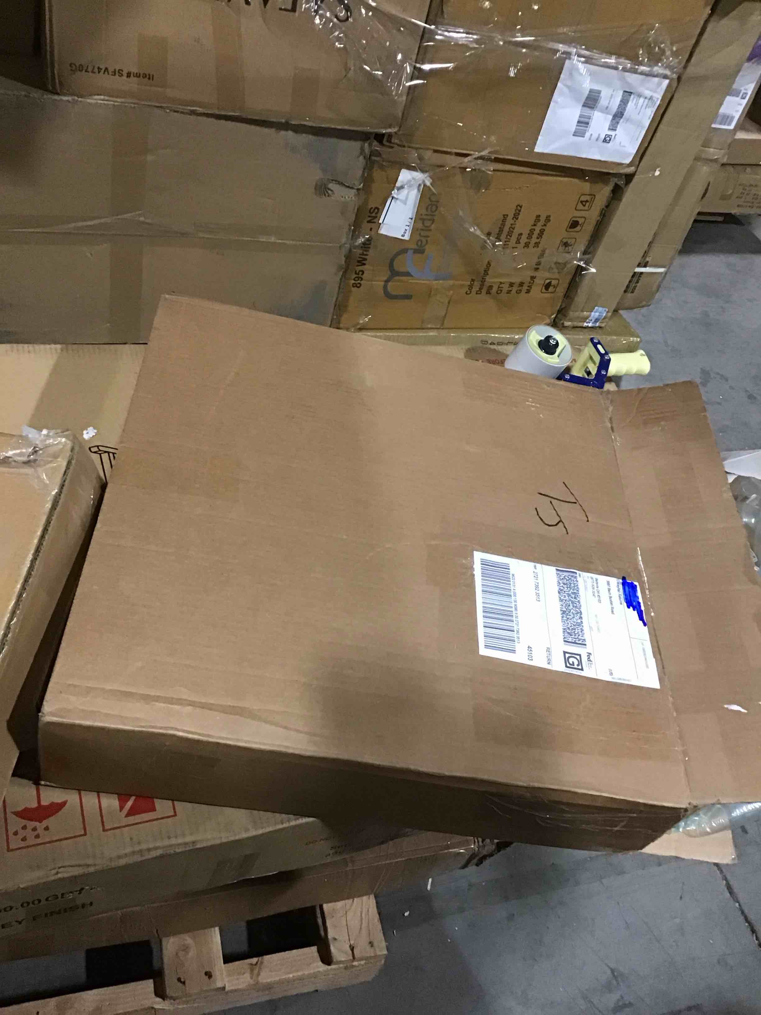 https://s3.amazonaws.com/lotting-images-prod/bidfta/ORG5776323_1711114574932.jpeg
