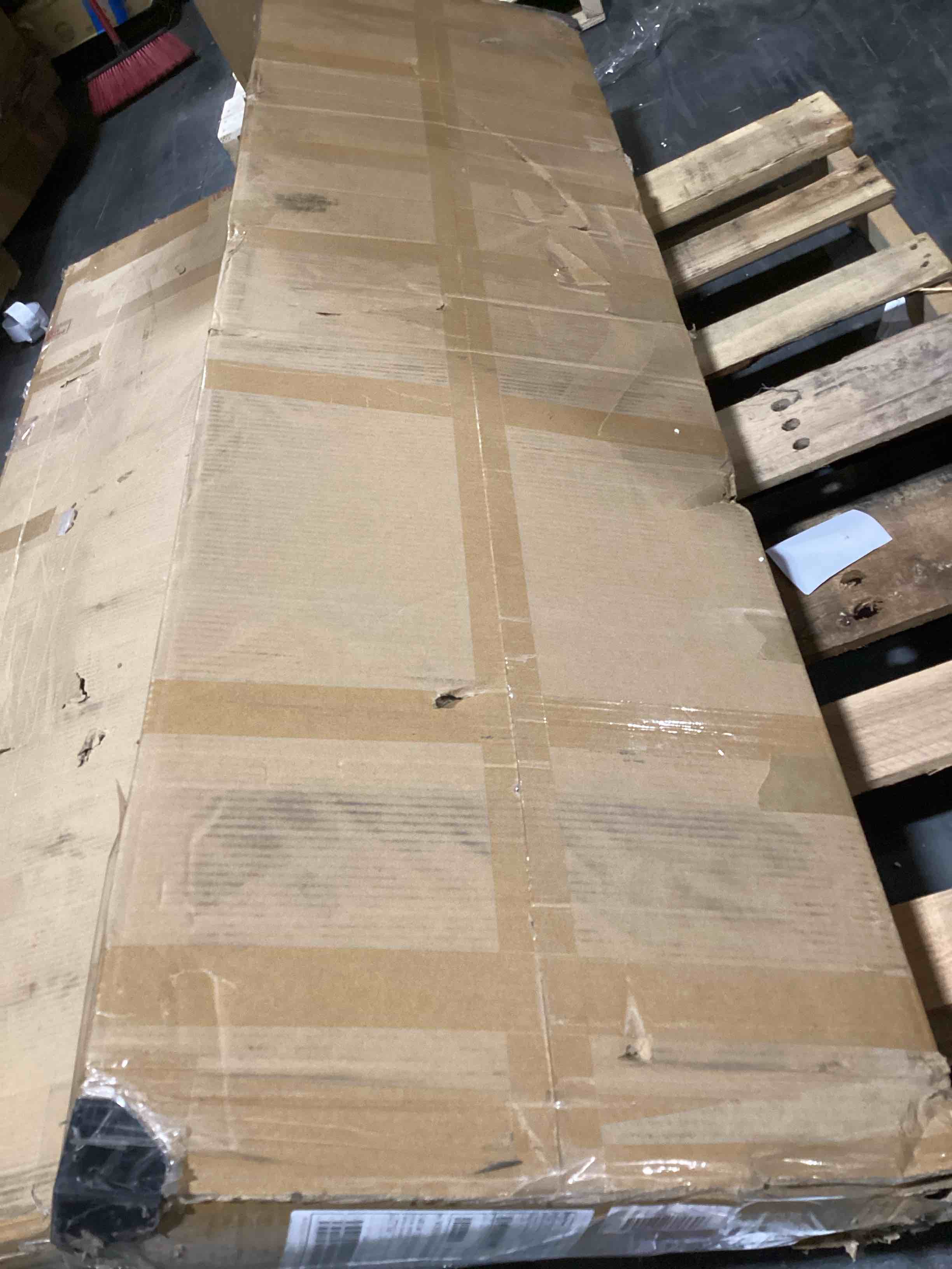 https://s3.amazonaws.com/lotting-images-prod/bidfta/ORG5777677_1712059582369.jpeg