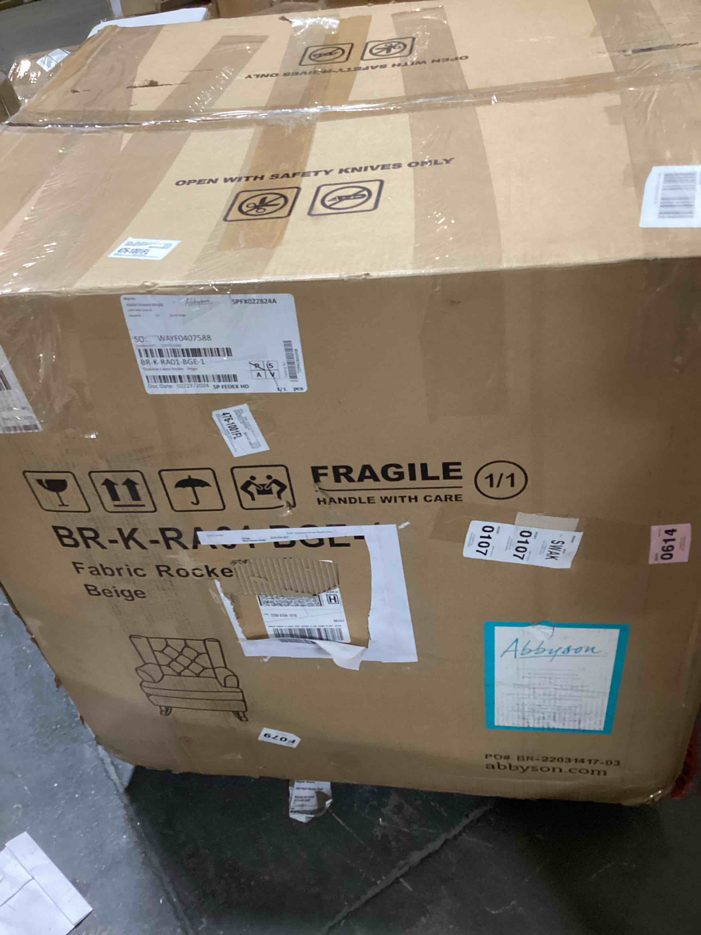 https://s3.amazonaws.com/lotting-images-prod/bidfta/ORG5777685_1712060950899.jpeg