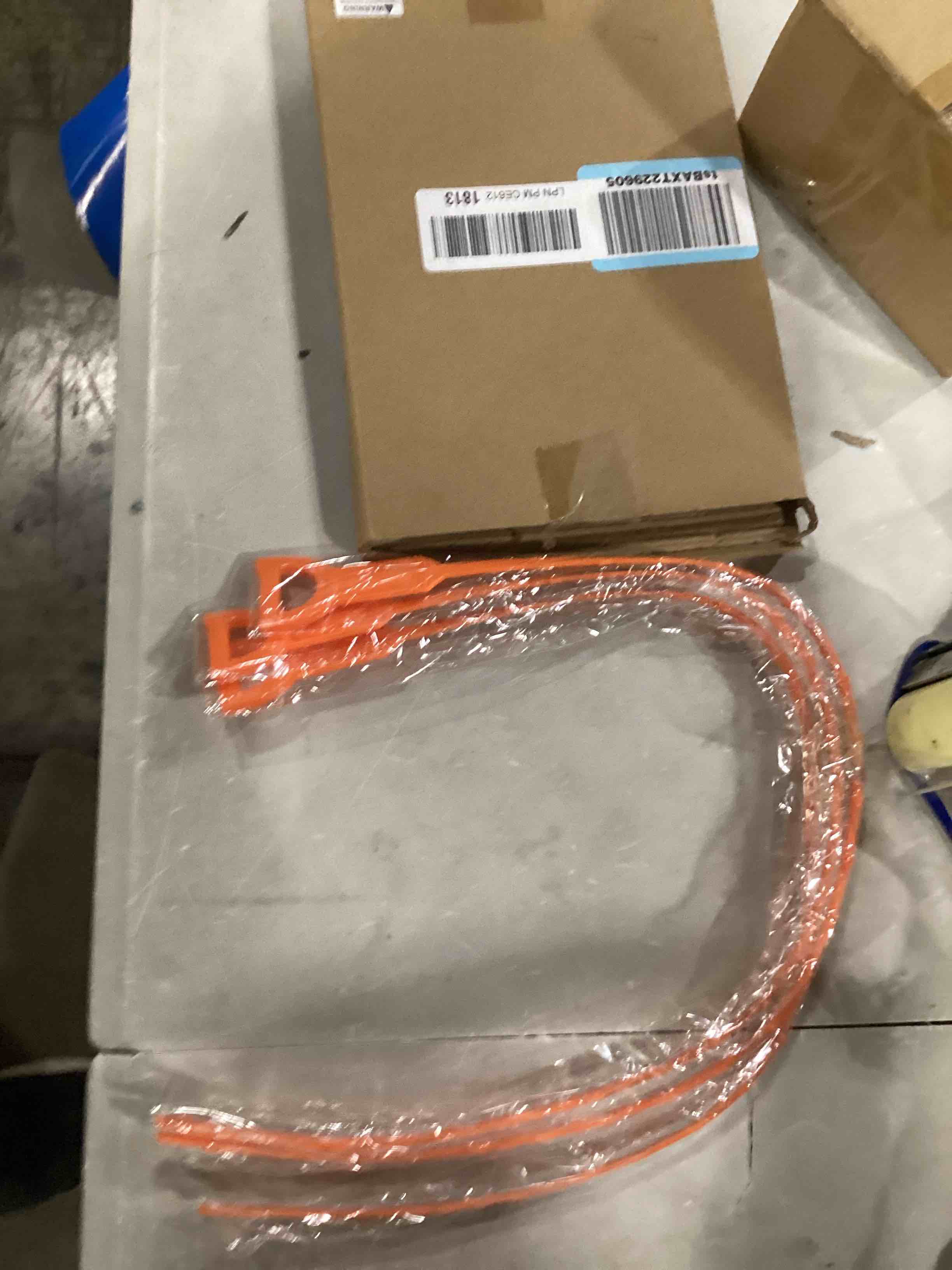 https://s3.amazonaws.com/lotting-images-prod/bidfta/ORG5781923_1713468360675.jpeg