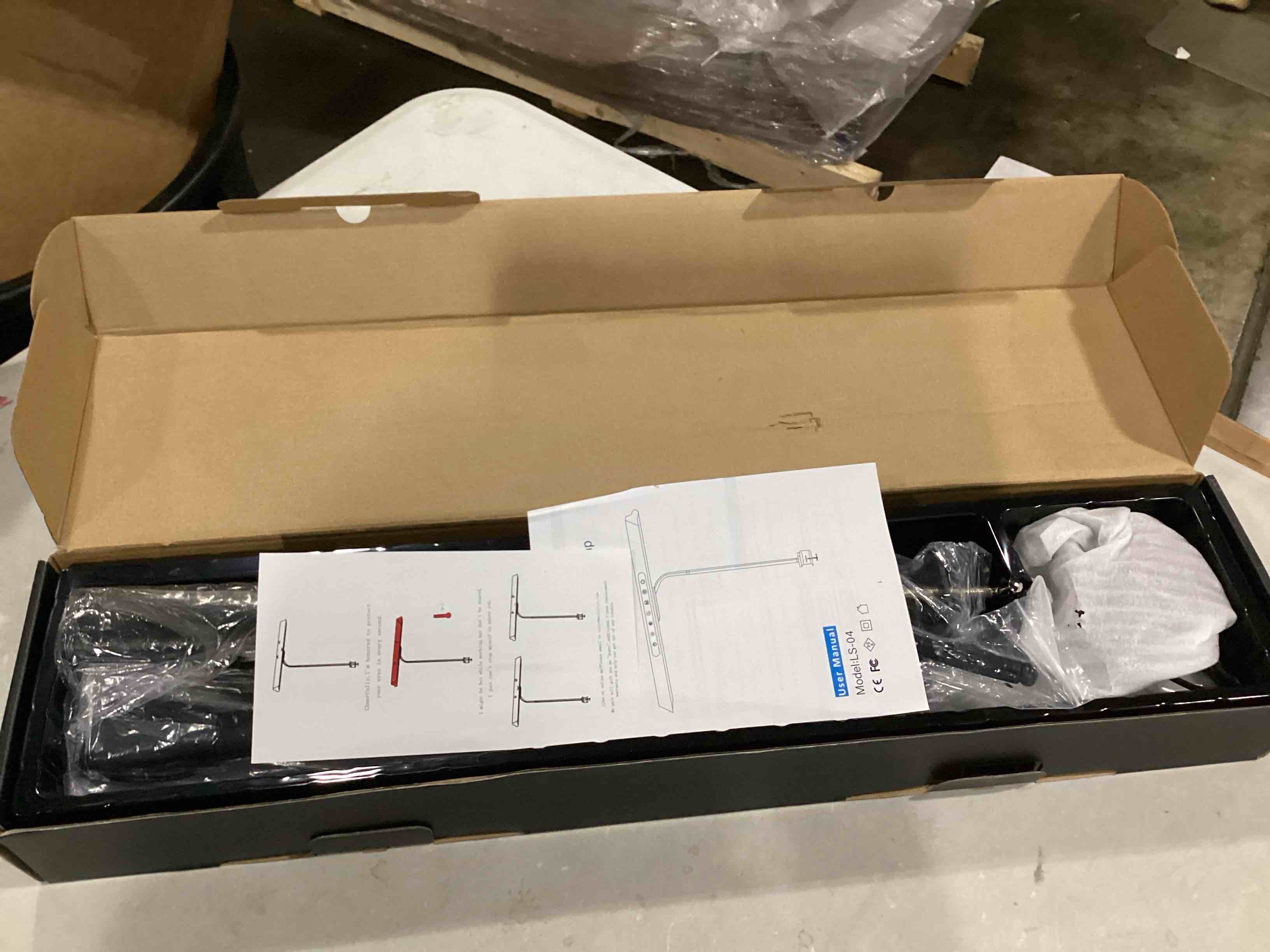 https://s3.amazonaws.com/lotting-images-prod/bidfta/ORG5782415_1715281939064.jpeg