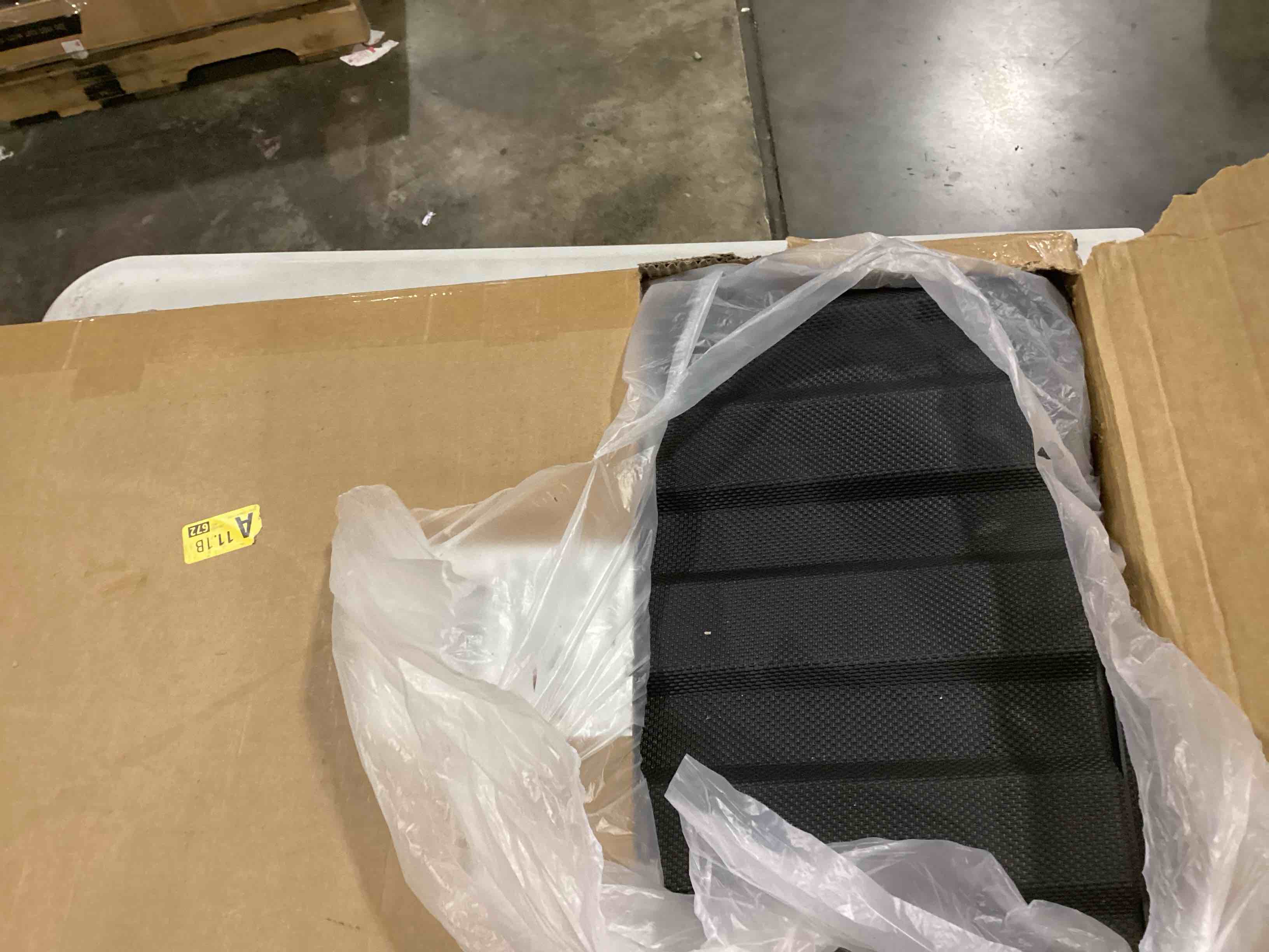 https://s3.amazonaws.com/lotting-images-prod/bidfta/ORG5782813_1716051195792.jpeg