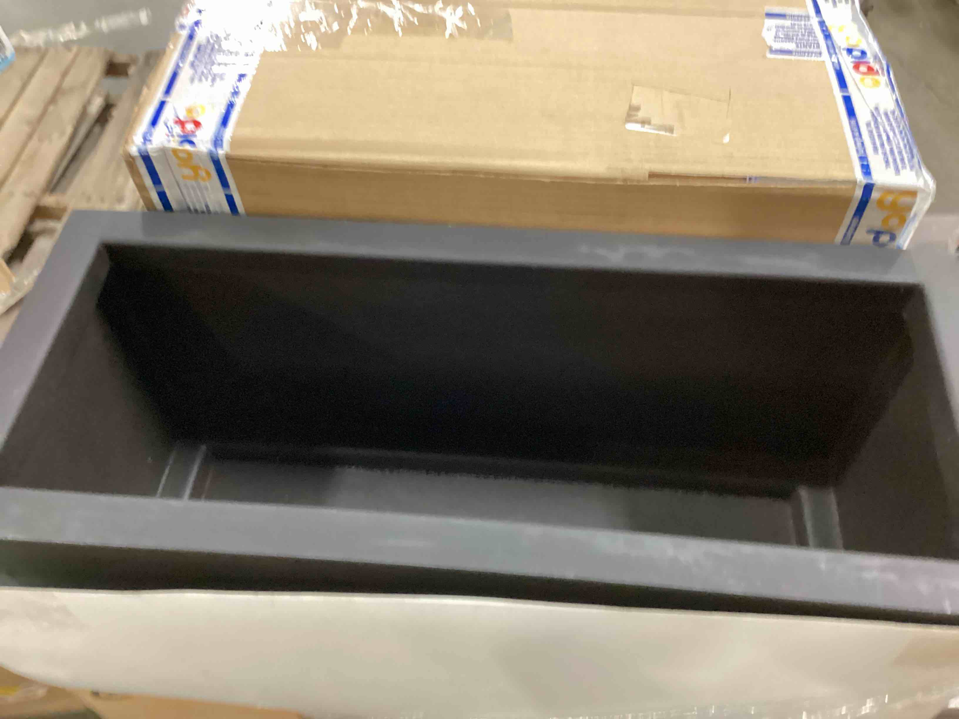 https://s3.amazonaws.com/lotting-images-prod/bidfta/ORG5783588_1714151853796.jpeg