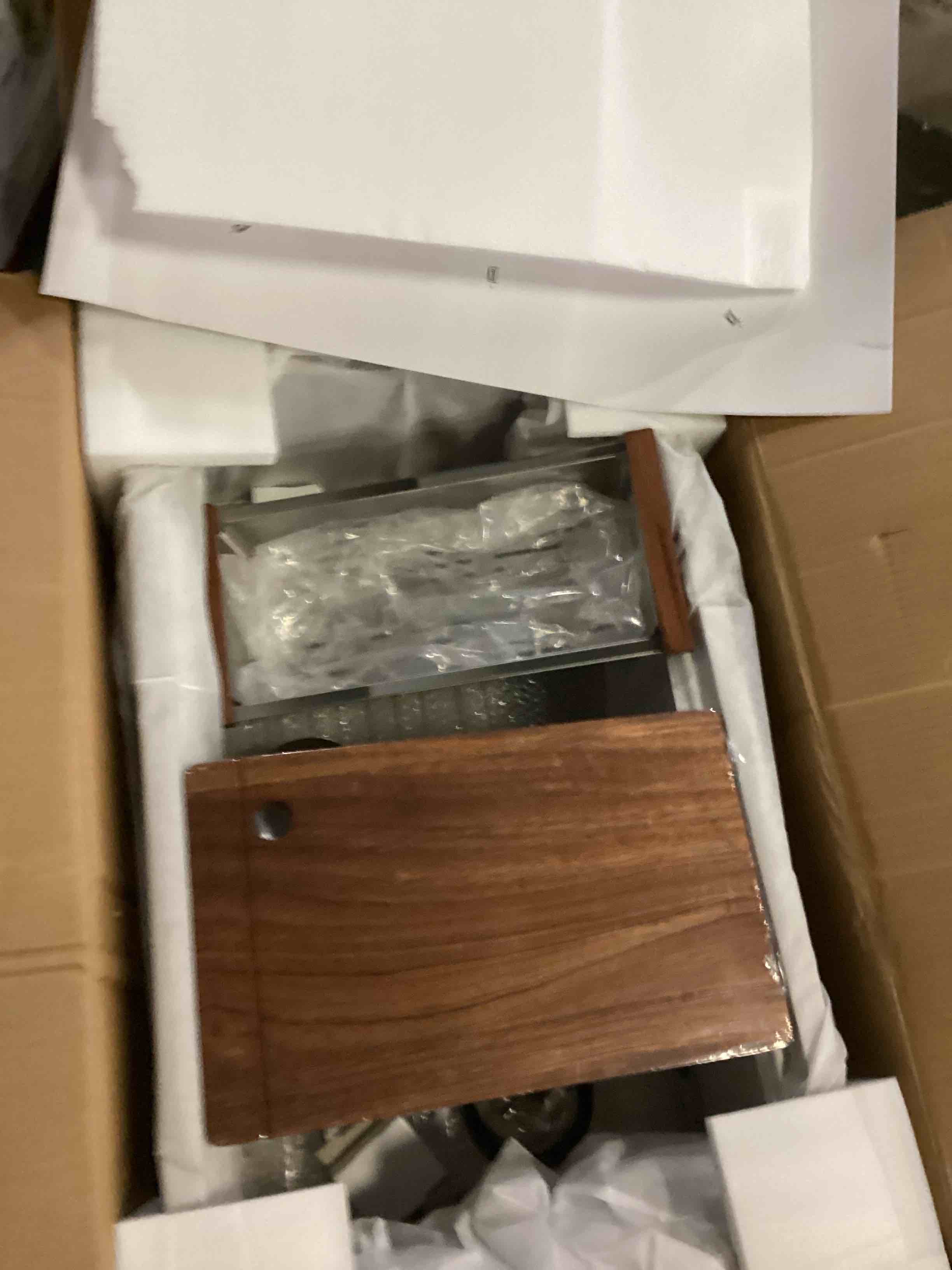 https://s3.amazonaws.com/lotting-images-prod/bidfta/ORG5784467_1714063537166.jpeg