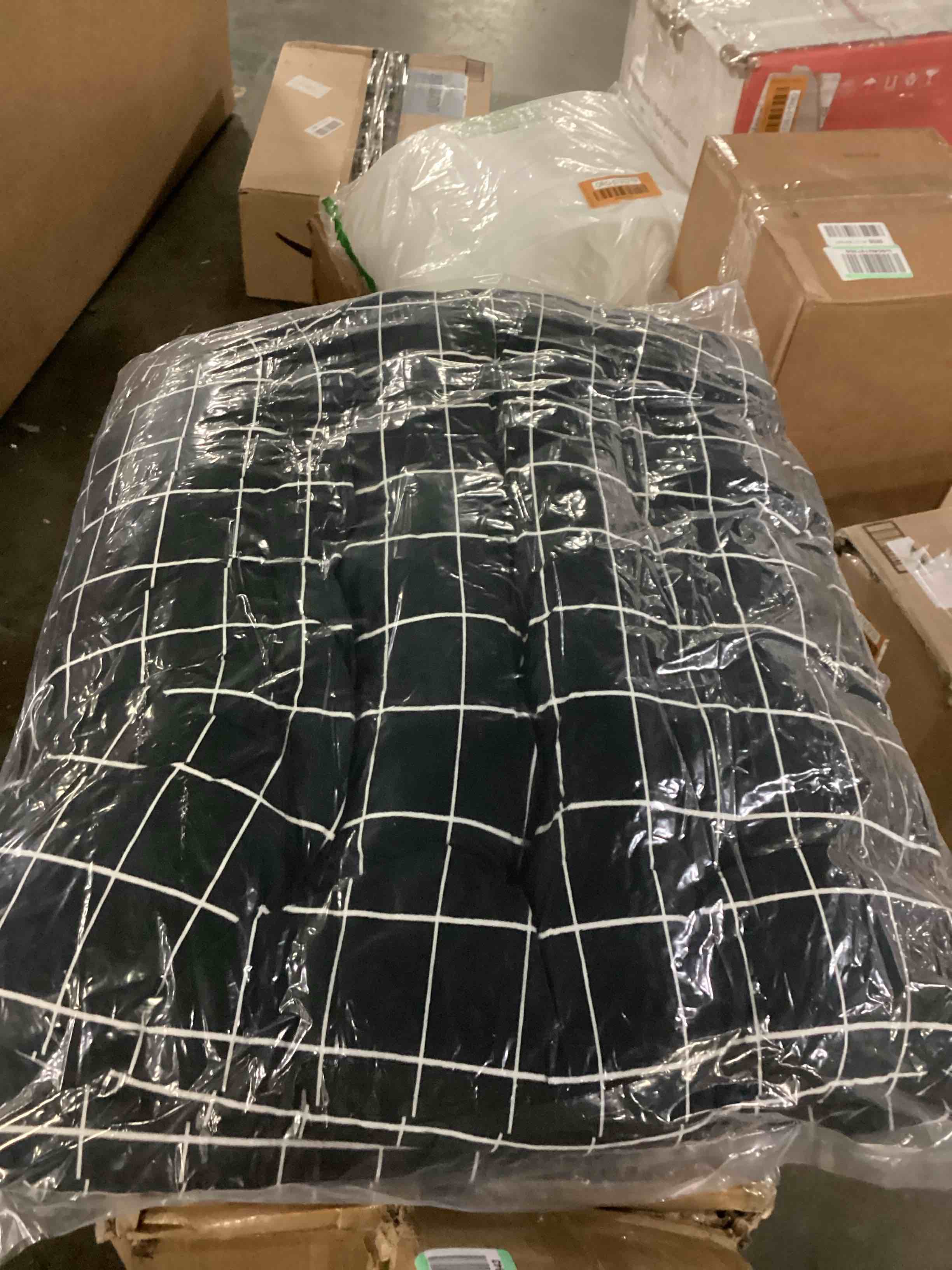 https://s3.amazonaws.com/lotting-images-prod/bidfta/ORG5785221_1714762335732.jpeg