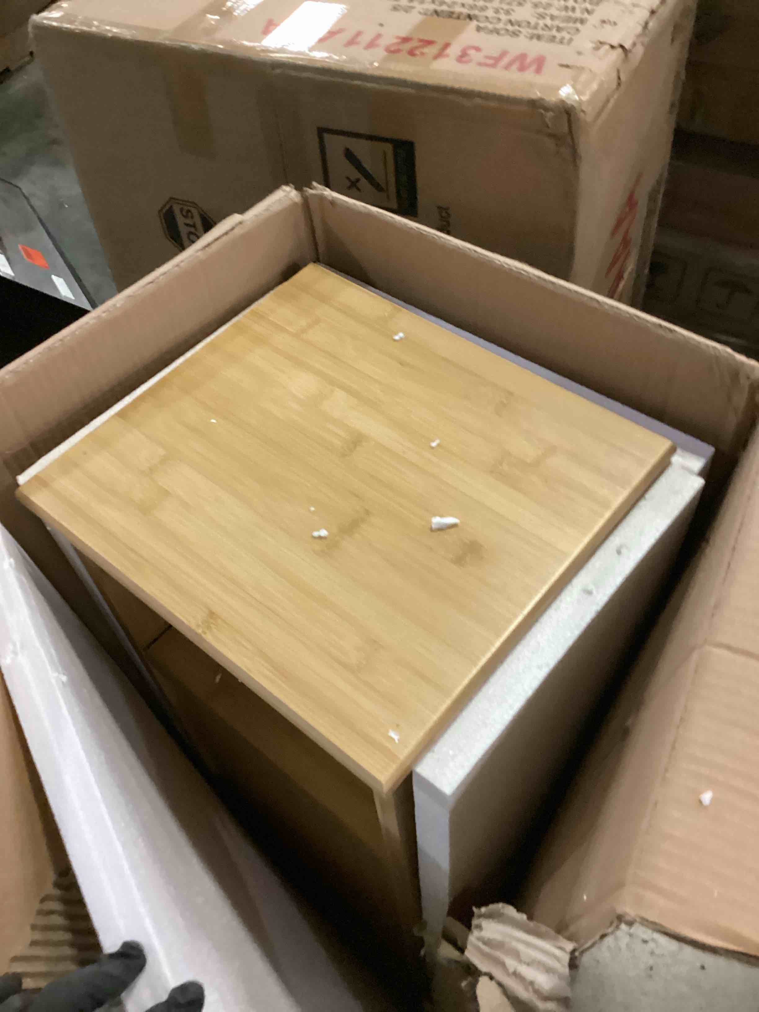 https://s3.amazonaws.com/lotting-images-prod/bidfta/ORG5785258_1715001131518.jpeg