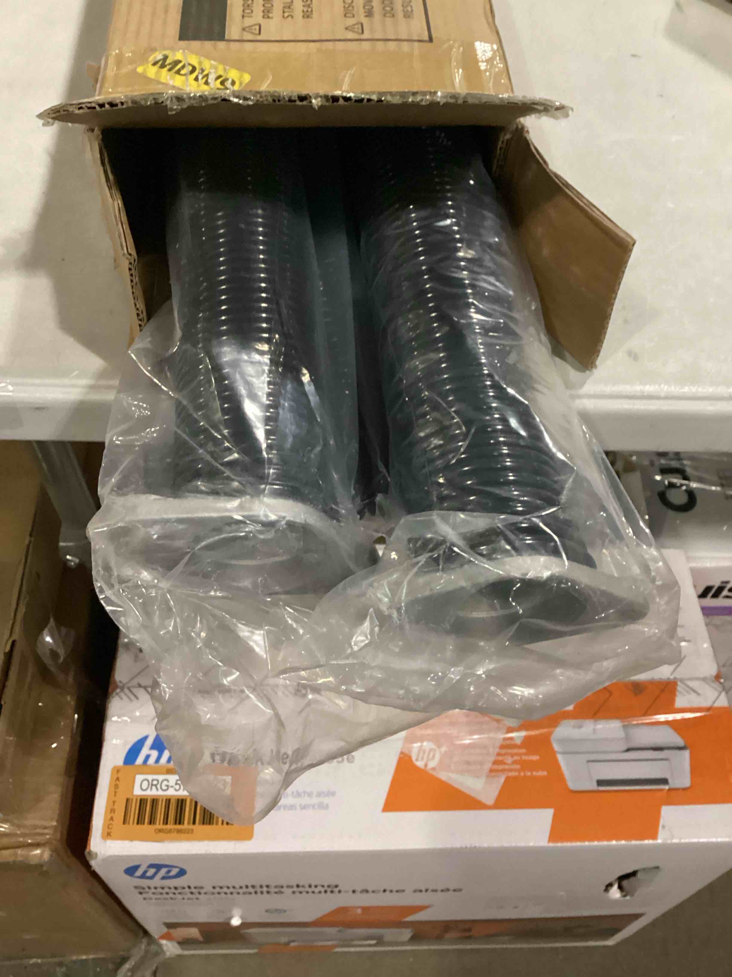 https://s3.amazonaws.com/lotting-images-prod/bidfta/ORG5786229_1710523643070.jpeg