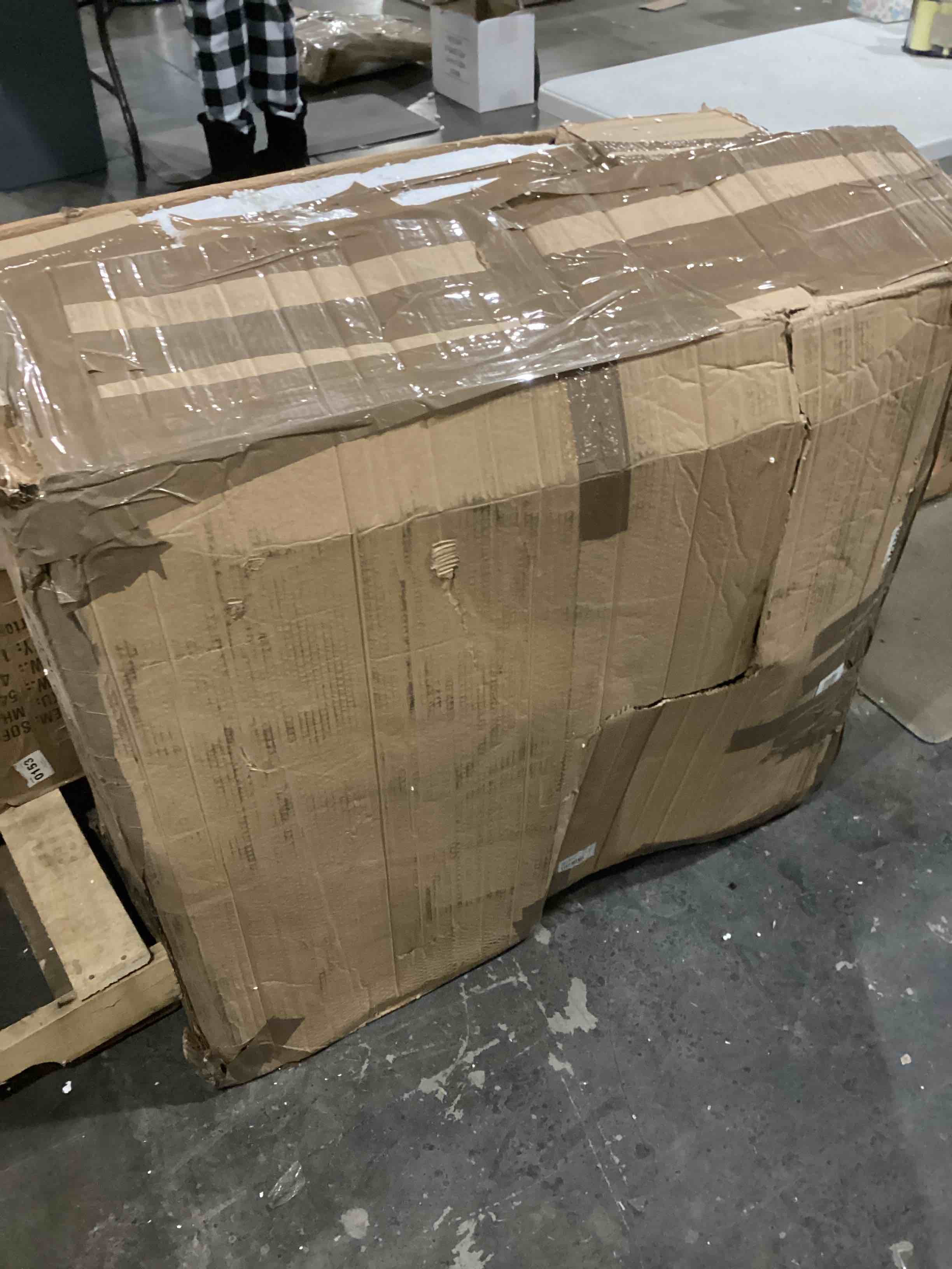 https://s3.amazonaws.com/lotting-images-prod/bidfta/ORG5786401_1710862032468.jpeg