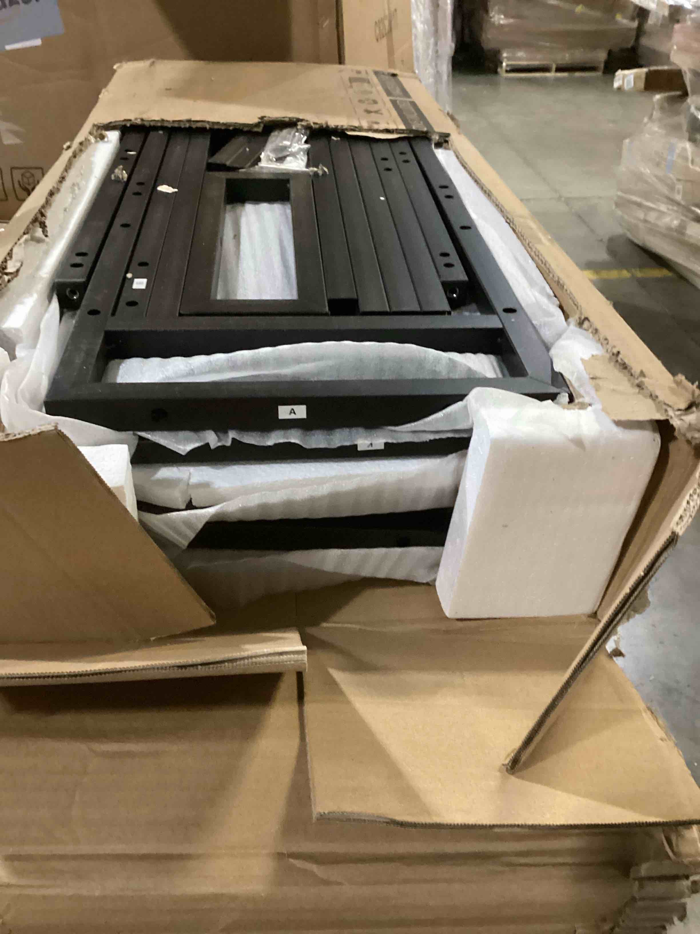 https://s3.amazonaws.com/lotting-images-prod/bidfta/ORG5787472_1709900127954.jpeg