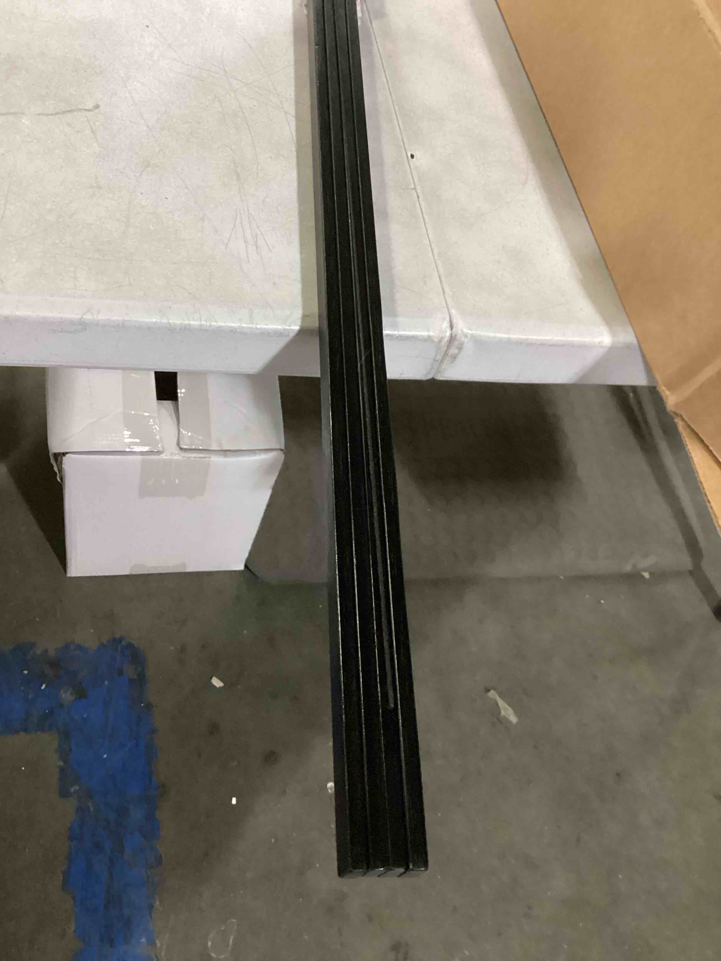 https://s3.amazonaws.com/lotting-images-prod/bidfta/ORG5787592_1710001657845.jpeg