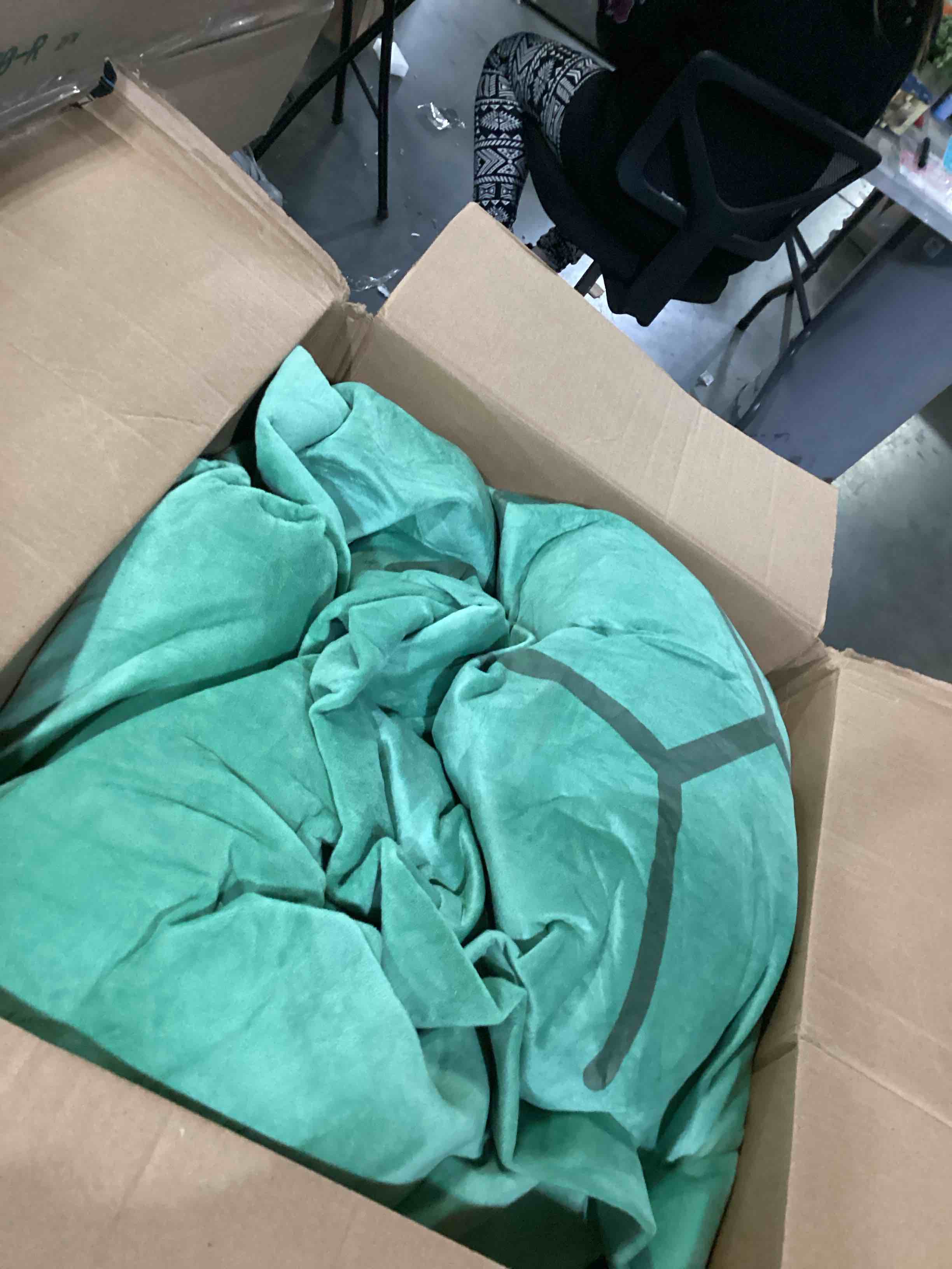 https://s3.amazonaws.com/lotting-images-prod/bidfta/ORG5787729_1710261943023.jpeg