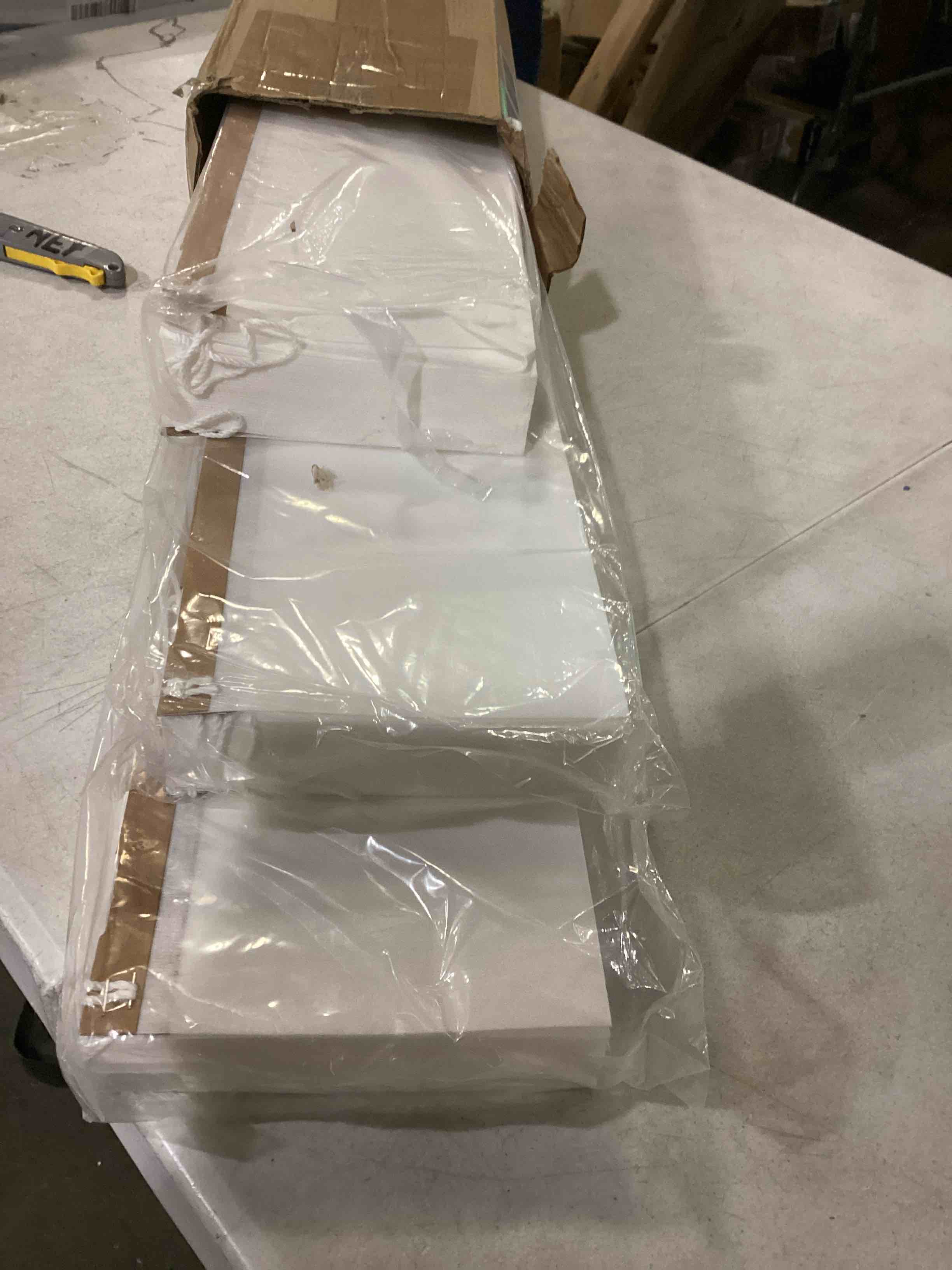 https://s3.amazonaws.com/lotting-images-prod/bidfta/ORG5787756_1710330359142.jpeg