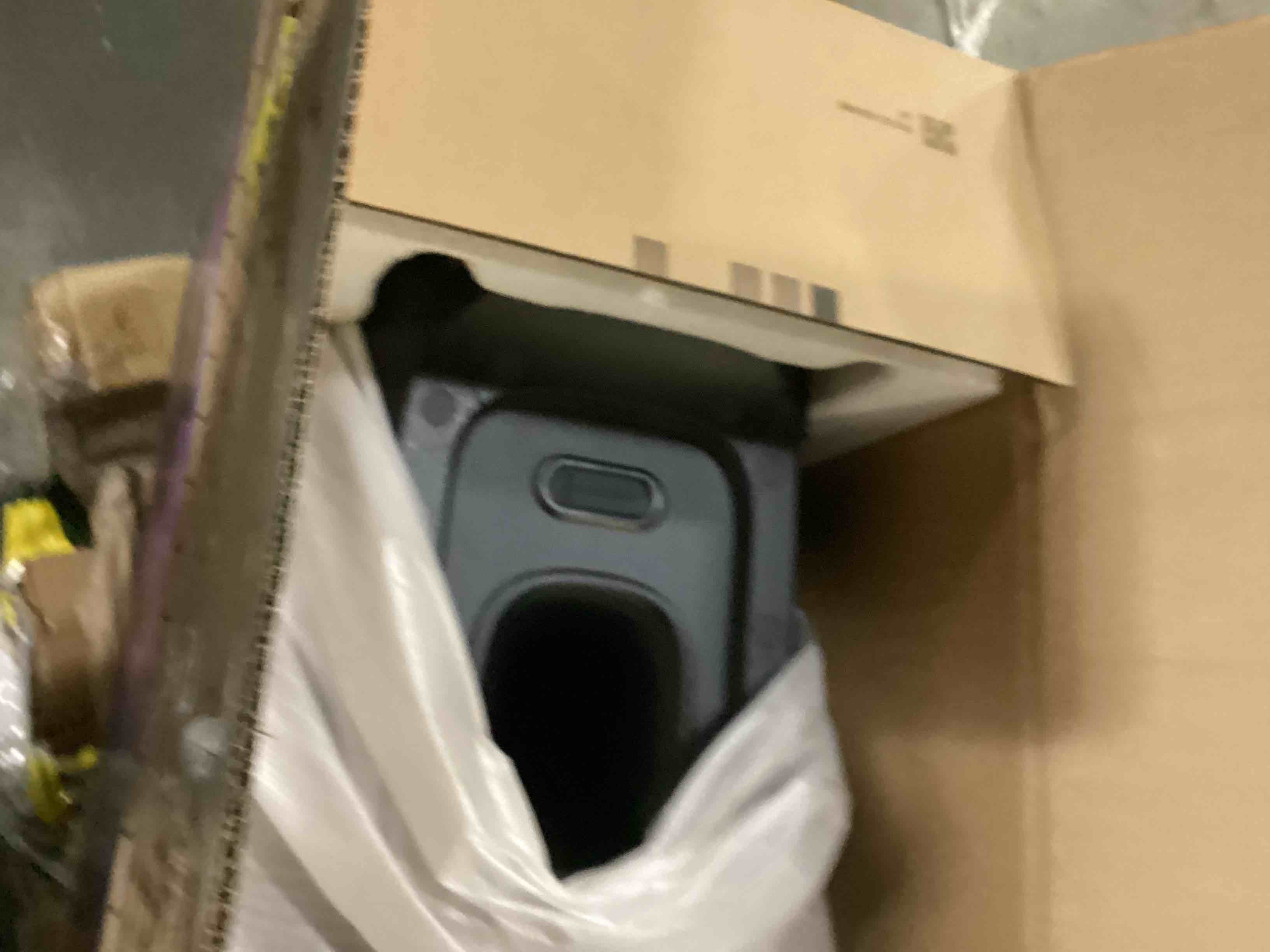 https://s3.amazonaws.com/lotting-images-prod/bidfta/ORG5790041_1714476292963.jpeg