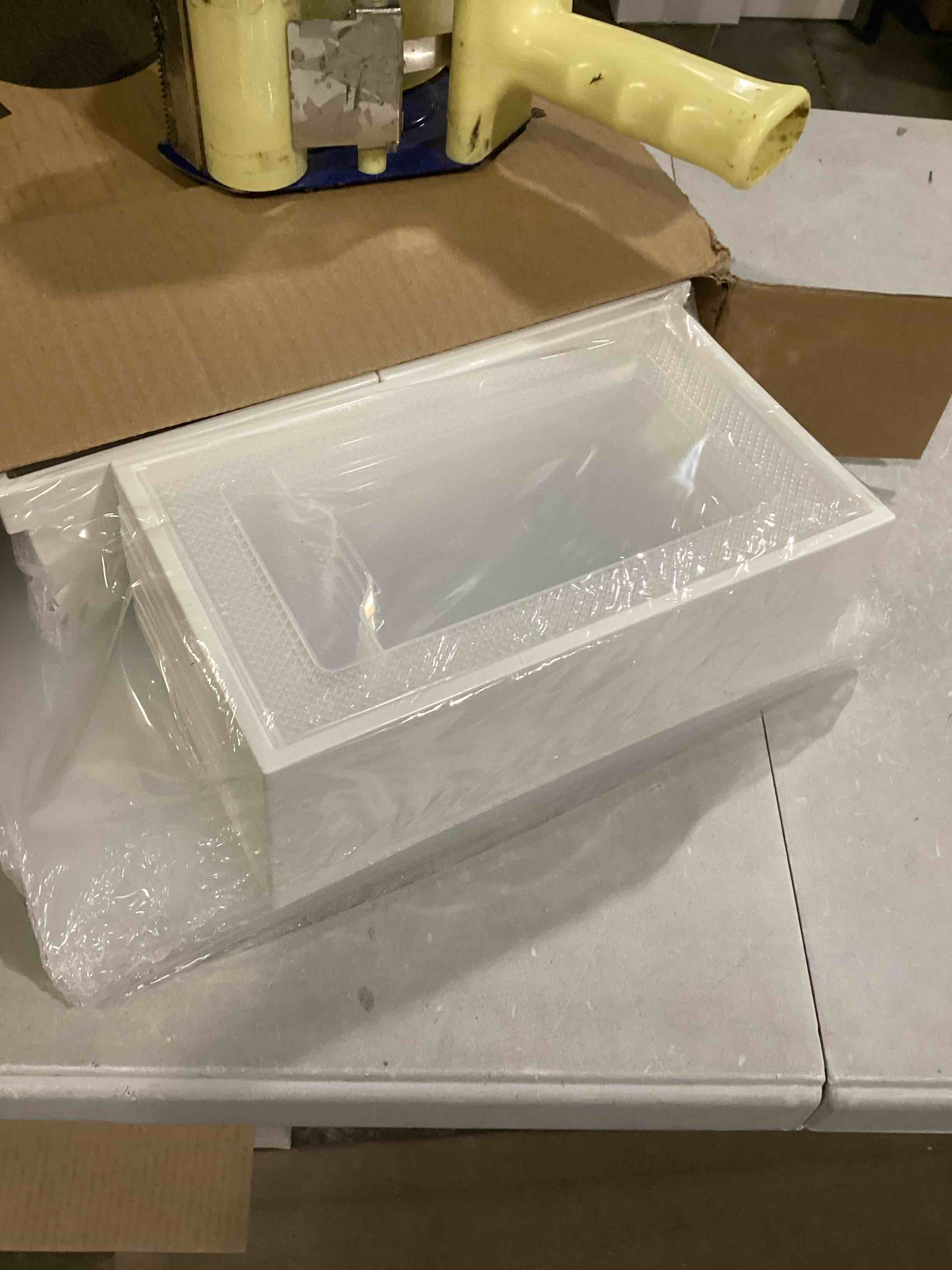 https://s3.amazonaws.com/lotting-images-prod/bidfta/ORG5790739_1713896496718.jpeg