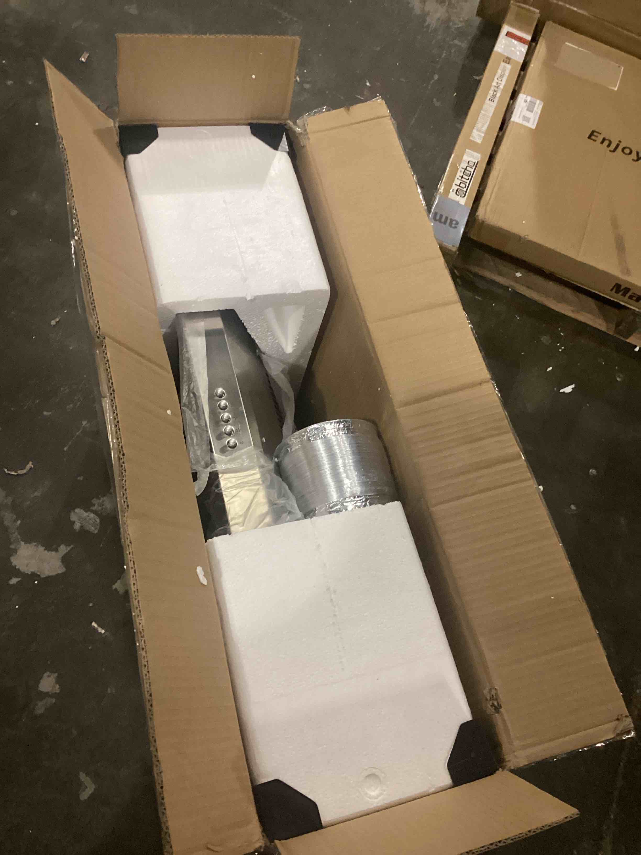 https://s3.amazonaws.com/lotting-images-prod/bidfta/ORG5791839_1715607384811.jpeg