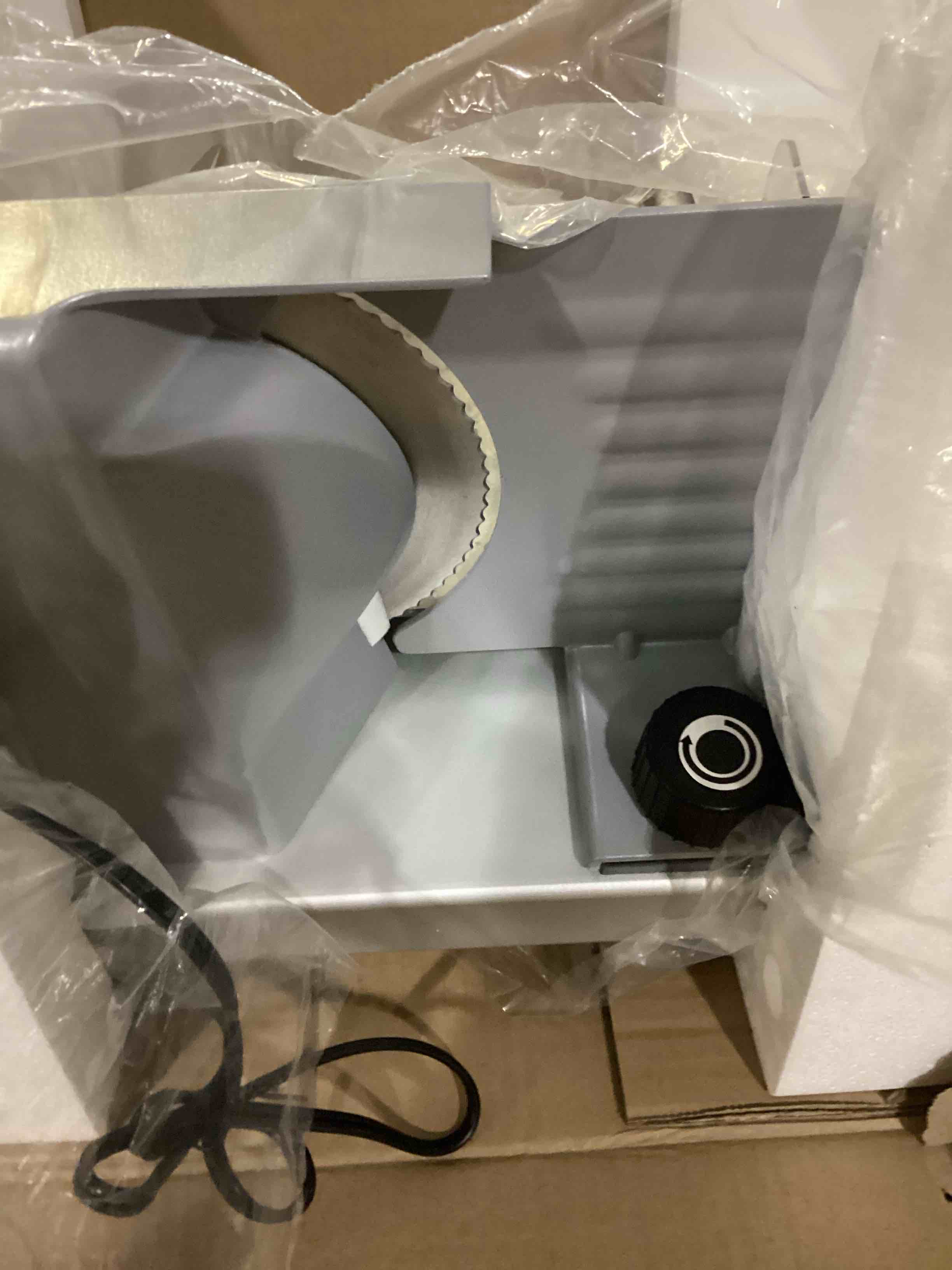 https://s3.amazonaws.com/lotting-images-prod/bidfta/ORG5792921_1724785368366.jpeg