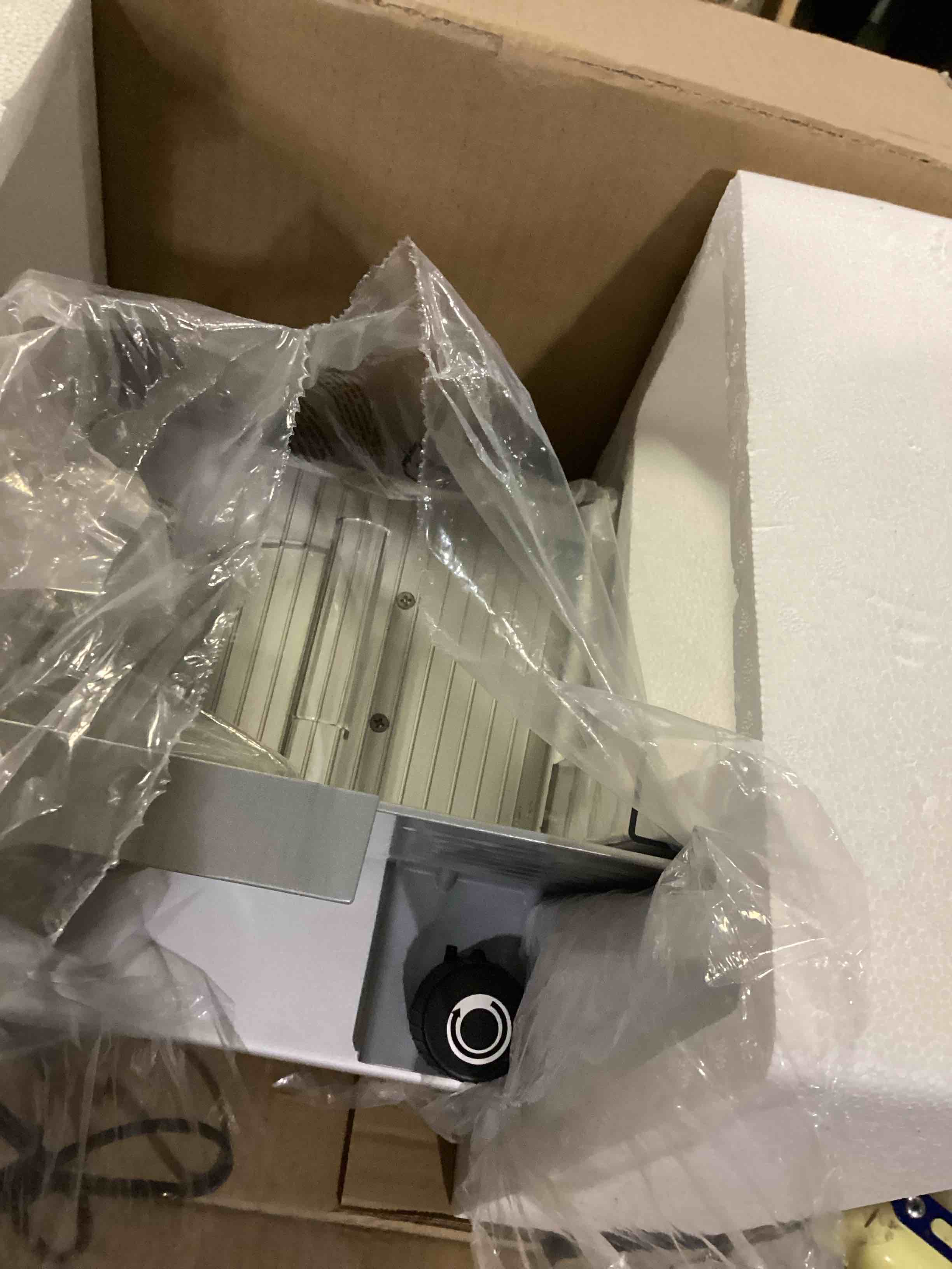 https://s3.amazonaws.com/lotting-images-prod/bidfta/ORG5792921_1724785377797.jpeg