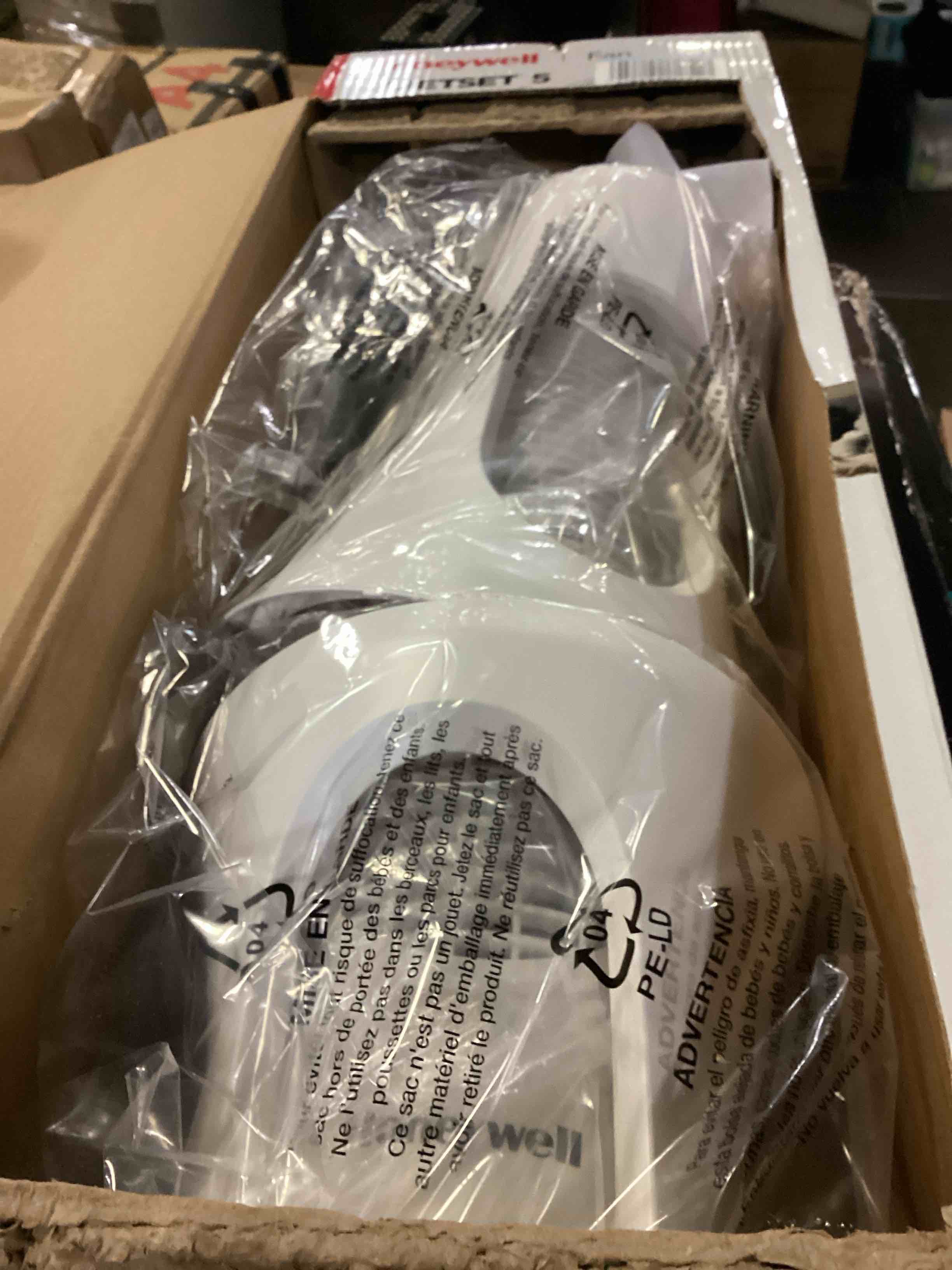 https://s3.amazonaws.com/lotting-images-prod/bidfta/ORG5793361_1725456868070.jpeg