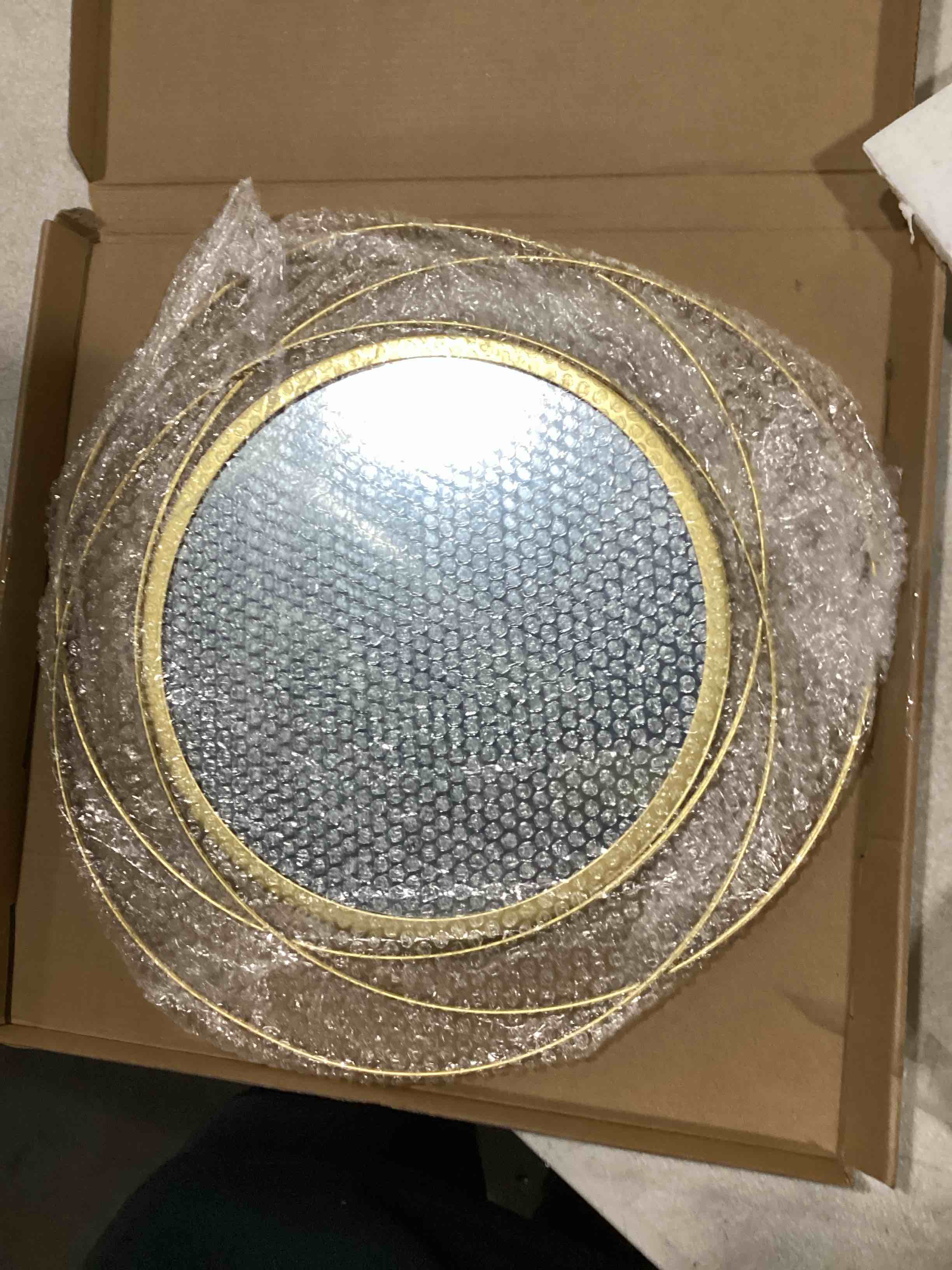 https://s3.amazonaws.com/lotting-images-prod/bidfta/ORG5793529_1723743270364.jpeg