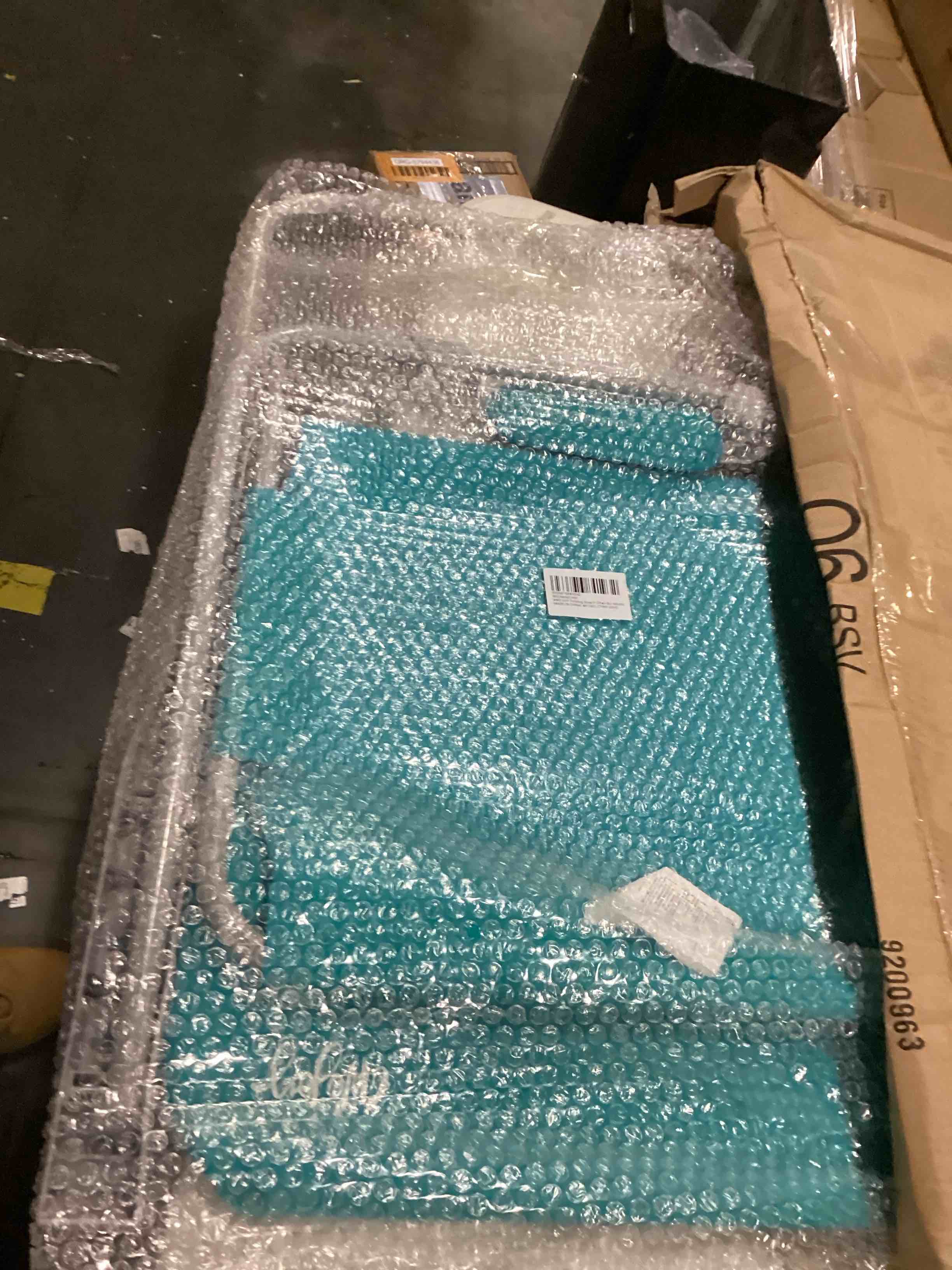 https://s3.amazonaws.com/lotting-images-prod/bidfta/ORG5794438_1725452828214.jpeg