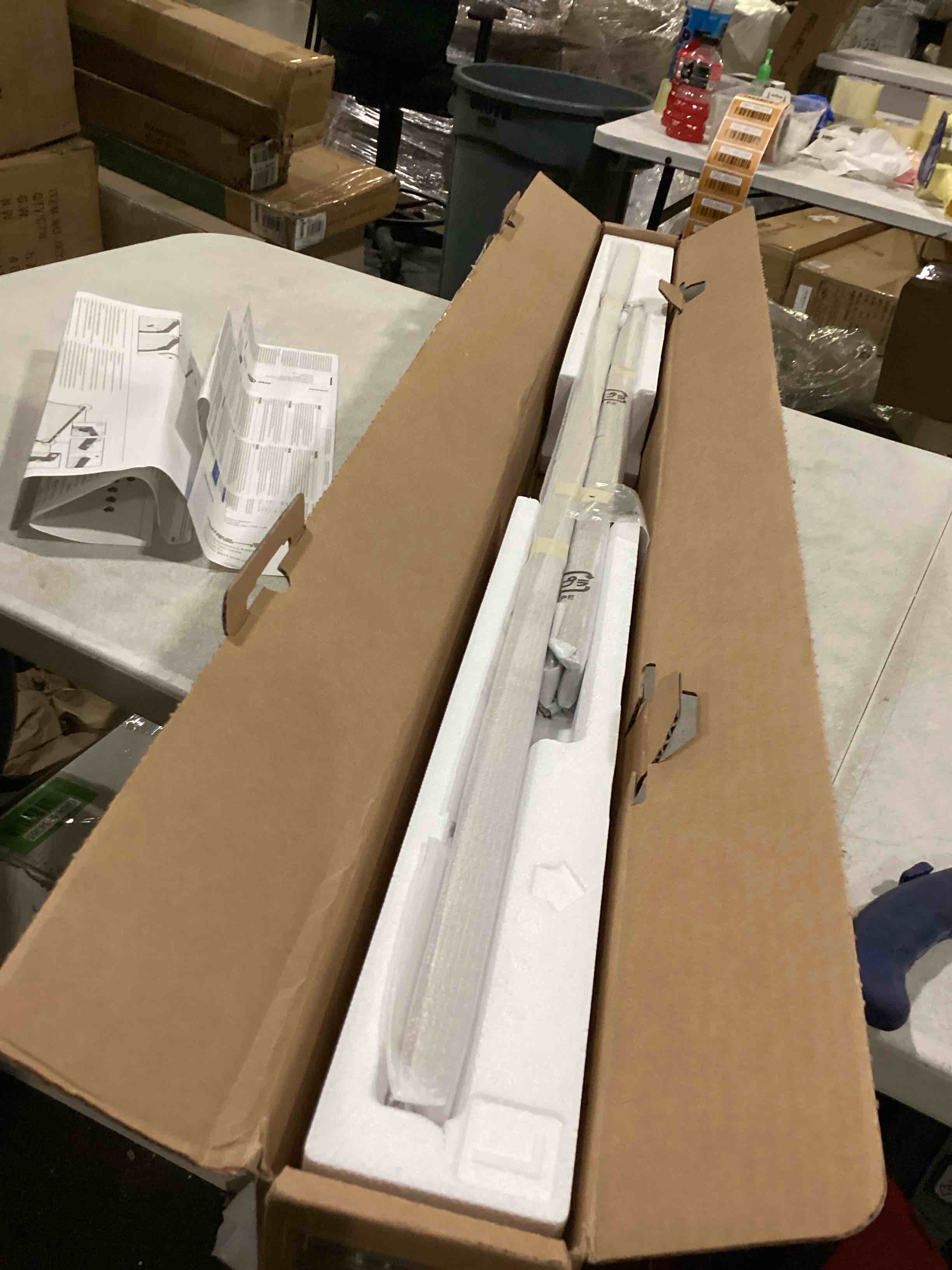 https://s3.amazonaws.com/lotting-images-prod/bidfta/ORG5796096_1723216597923.jpeg