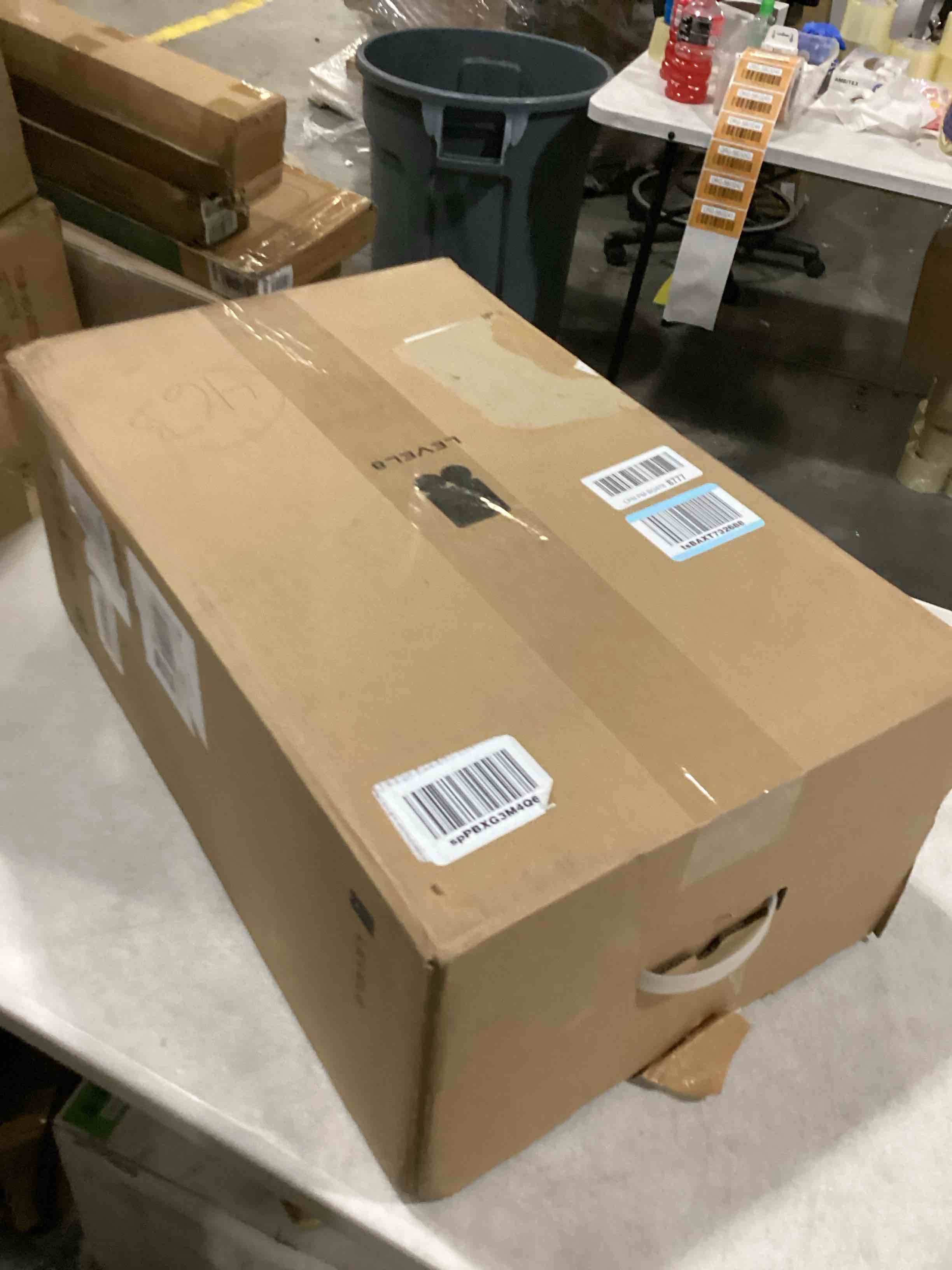 https://s3.amazonaws.com/lotting-images-prod/bidfta/ORG5796142_1723229256568.jpeg