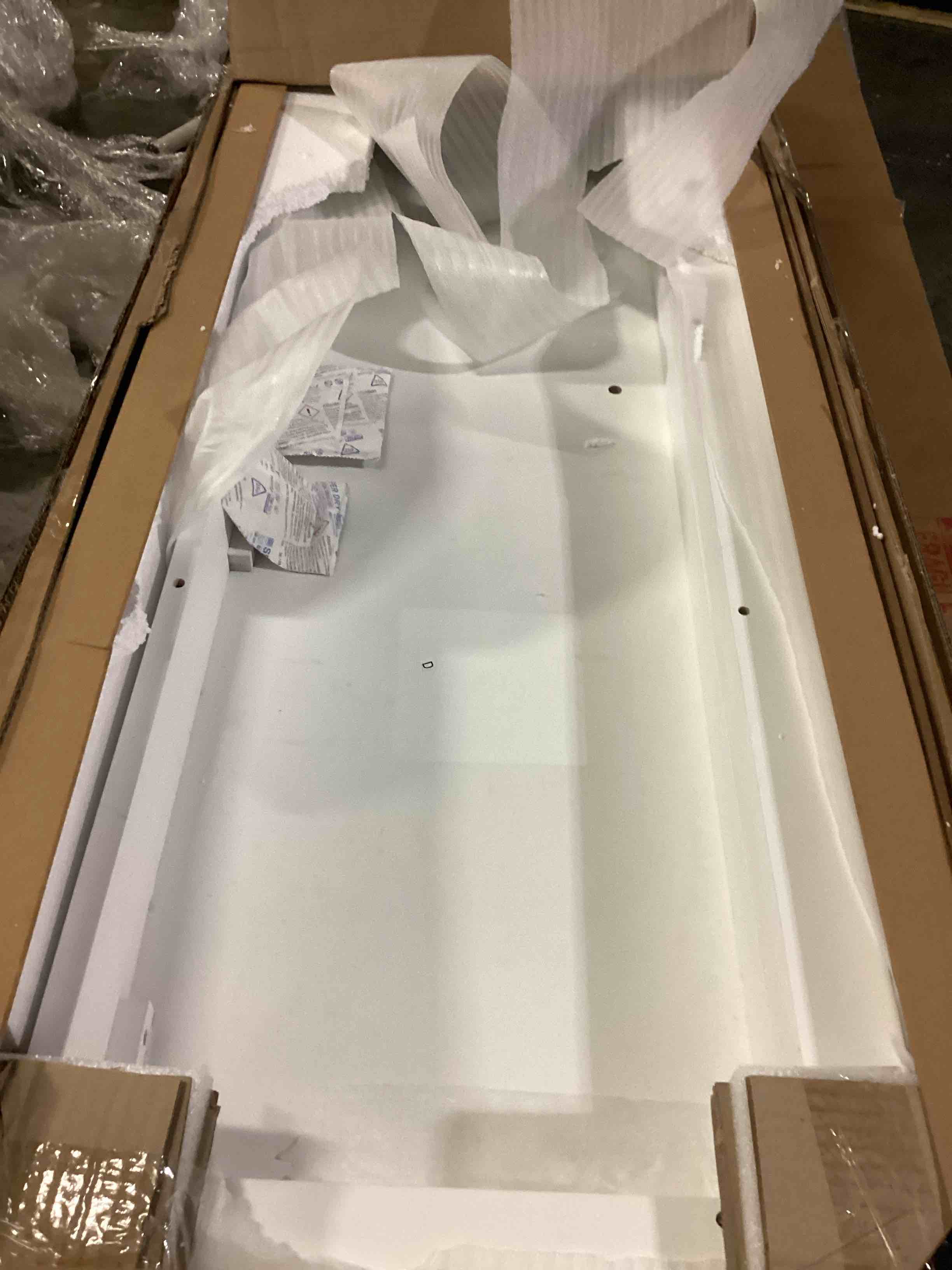 https://s3.amazonaws.com/lotting-images-prod/bidfta/ORG5797106_1722271755579.jpeg