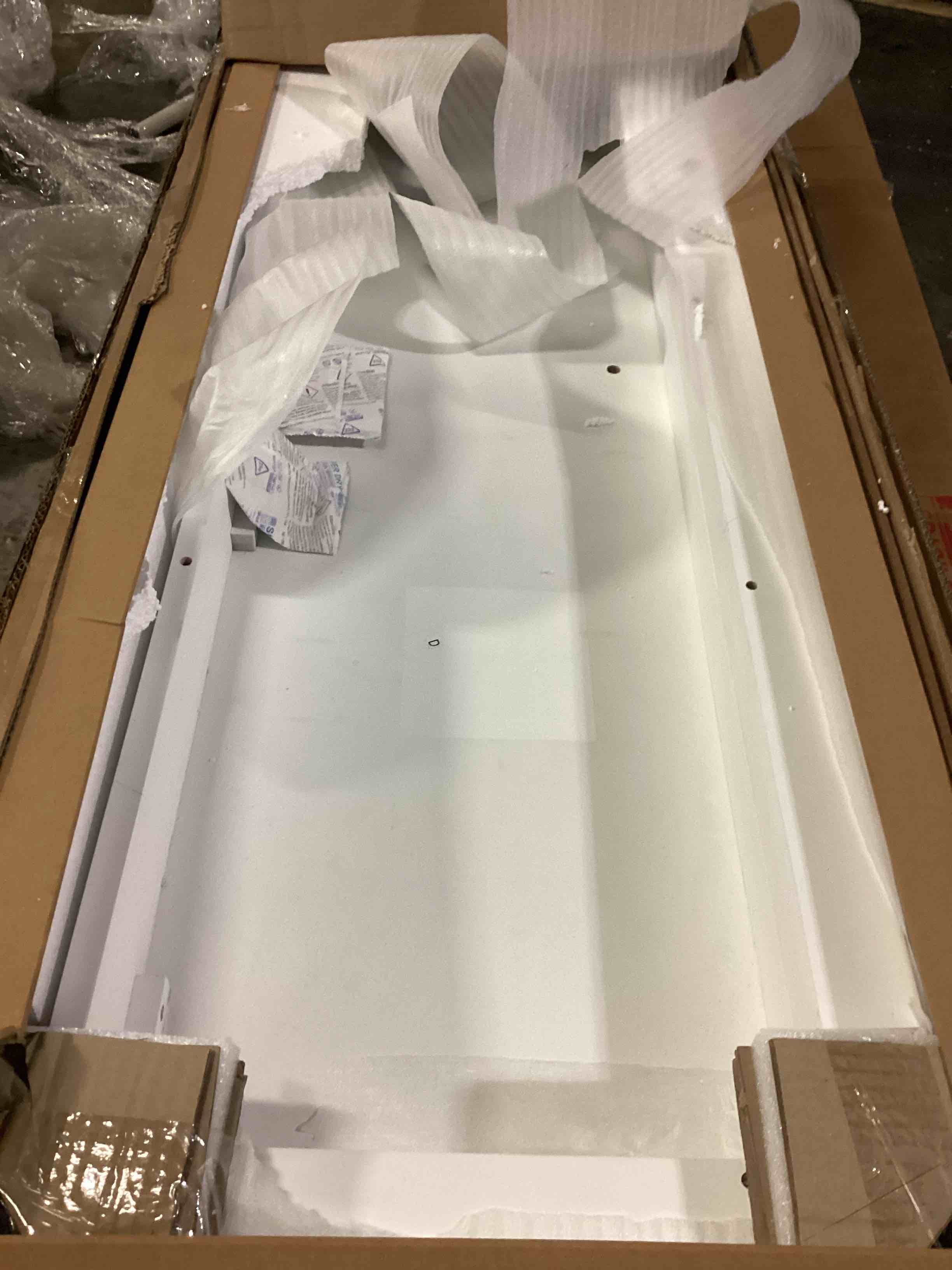 https://s3.amazonaws.com/lotting-images-prod/bidfta/ORG5797106_1722271756335.jpeg