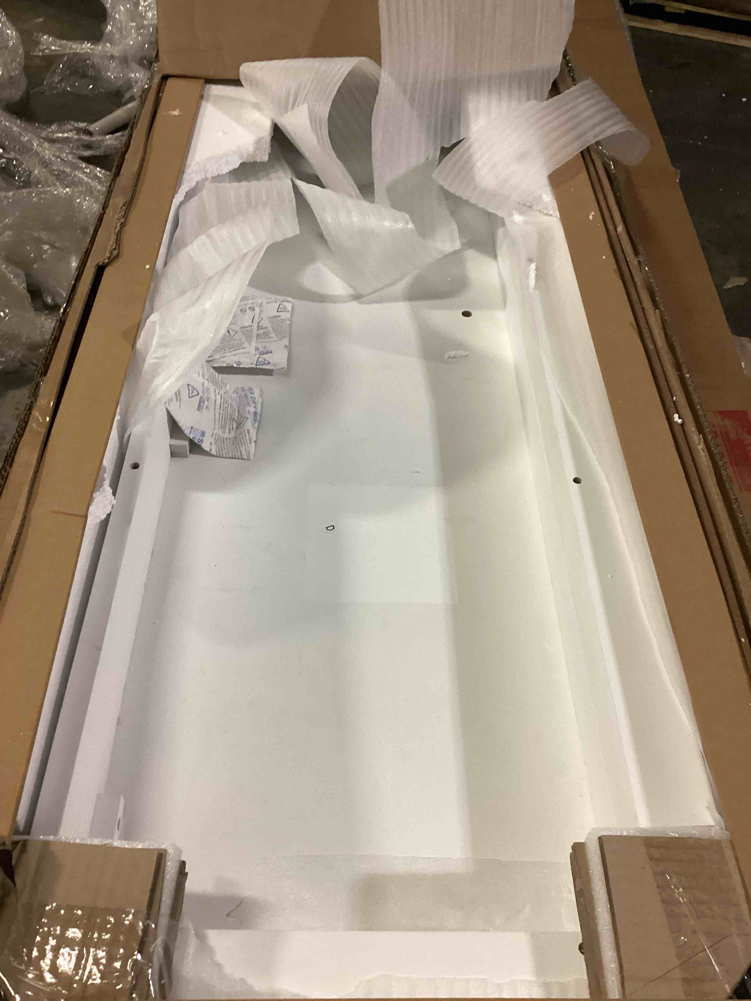 https://s3.amazonaws.com/lotting-images-prod/bidfta/ORG5797106_1722271757884.jpeg