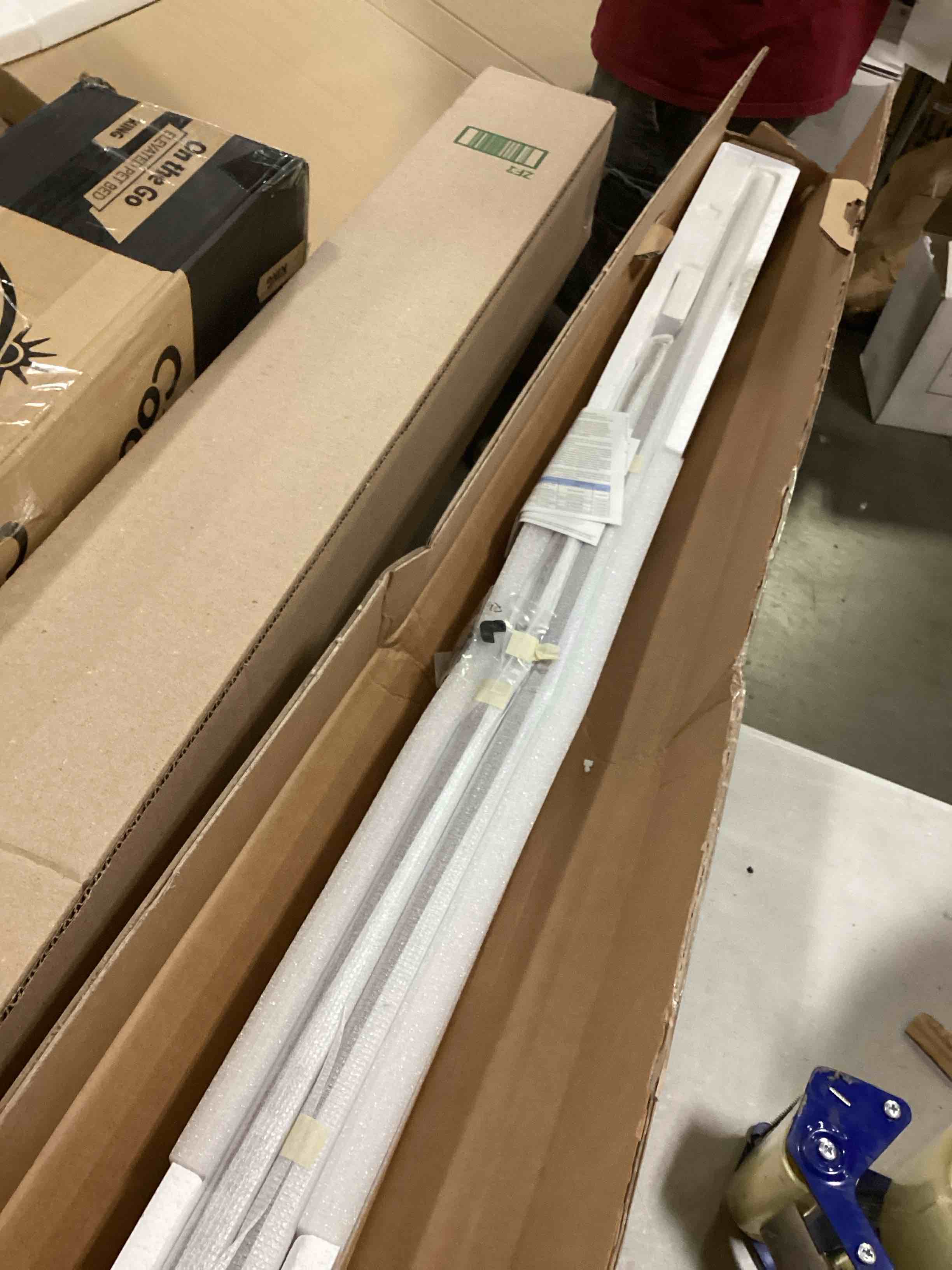 https://s3.amazonaws.com/lotting-images-prod/bidfta/ORG5798381_1722014721412.jpeg