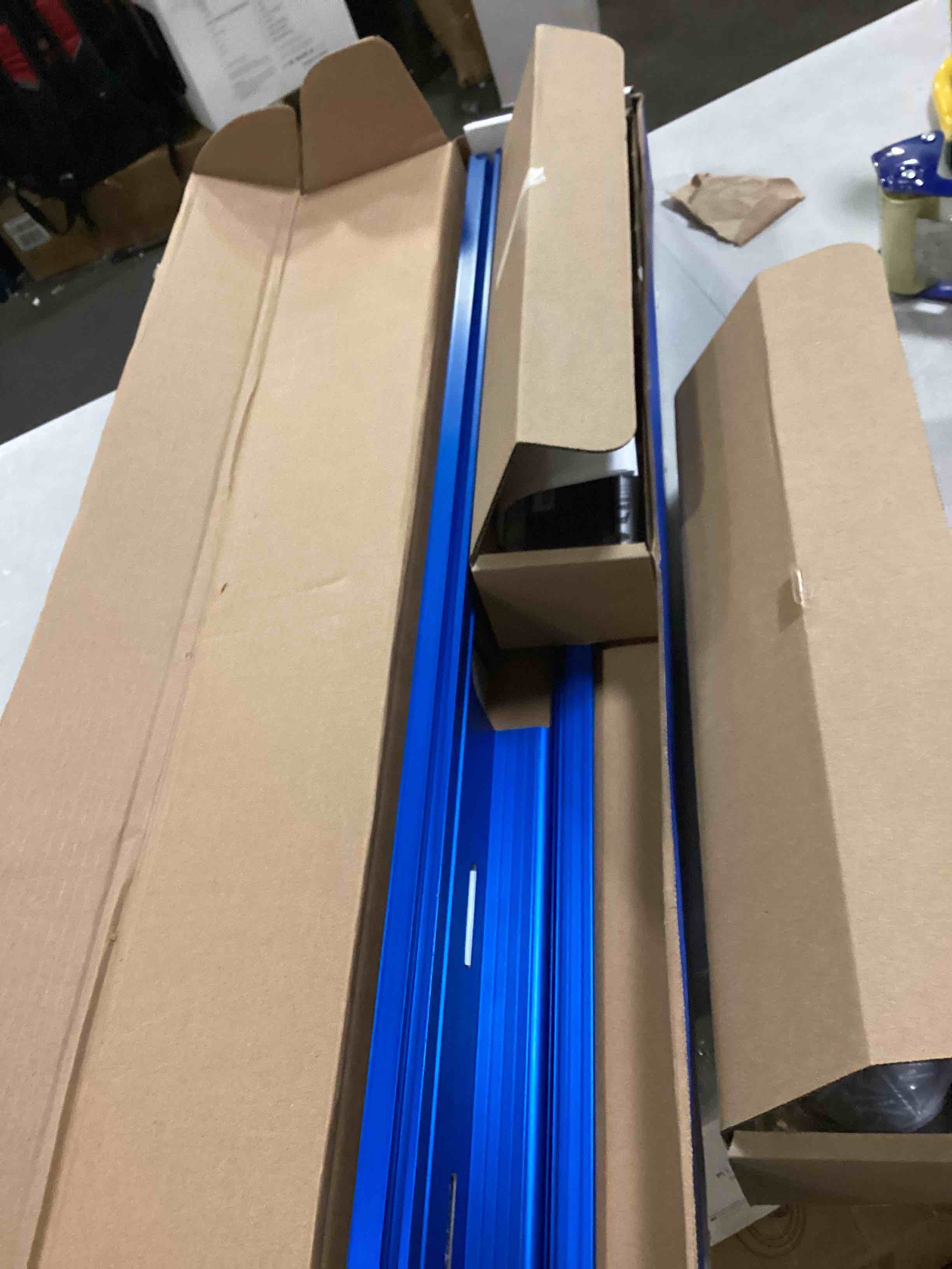 https://s3.amazonaws.com/lotting-images-prod/bidfta/ORG5799068_1722532380337.jpeg