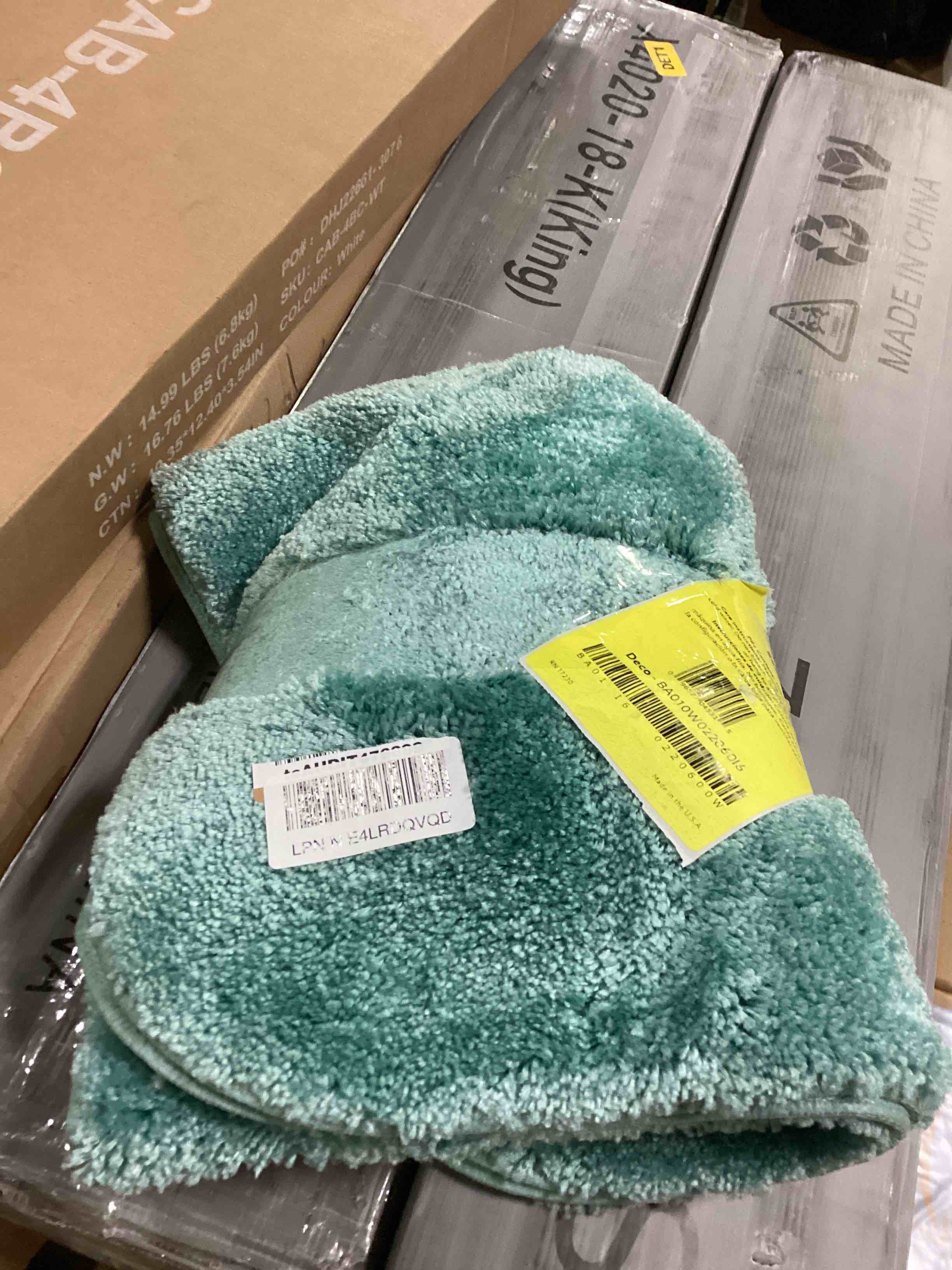 https://s3.amazonaws.com/lotting-images-prod/bidfta/ORG5799250_1722610273942.jpeg