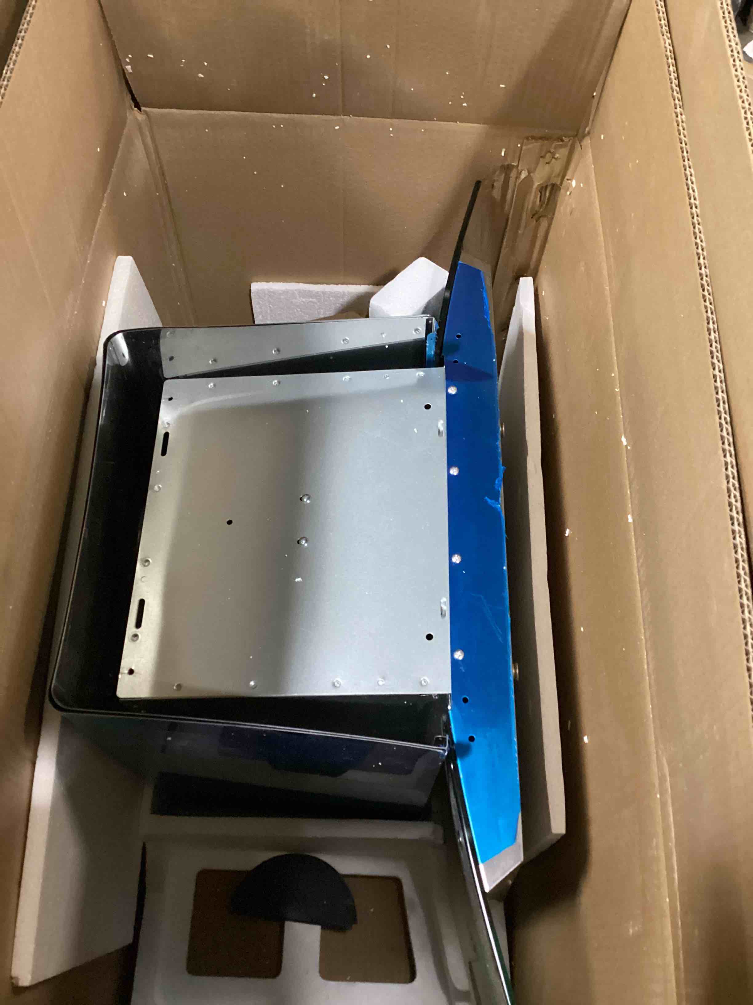 https://s3.amazonaws.com/lotting-images-prod/bidfta/ORG5799298_1722623434183.jpeg