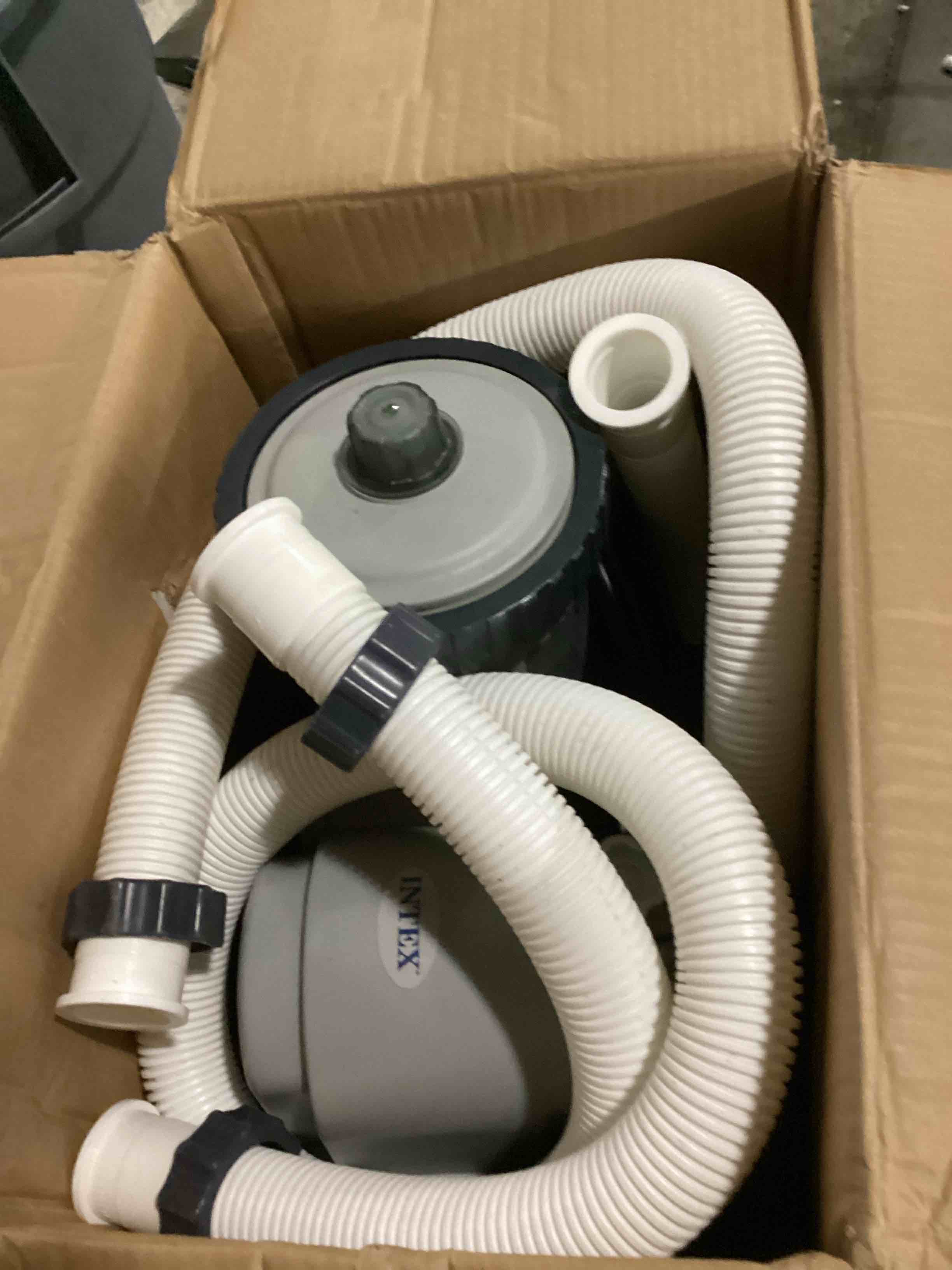 https://s3.amazonaws.com/lotting-images-prod/bidfta/ORG5799712_1722969356105.jpeg