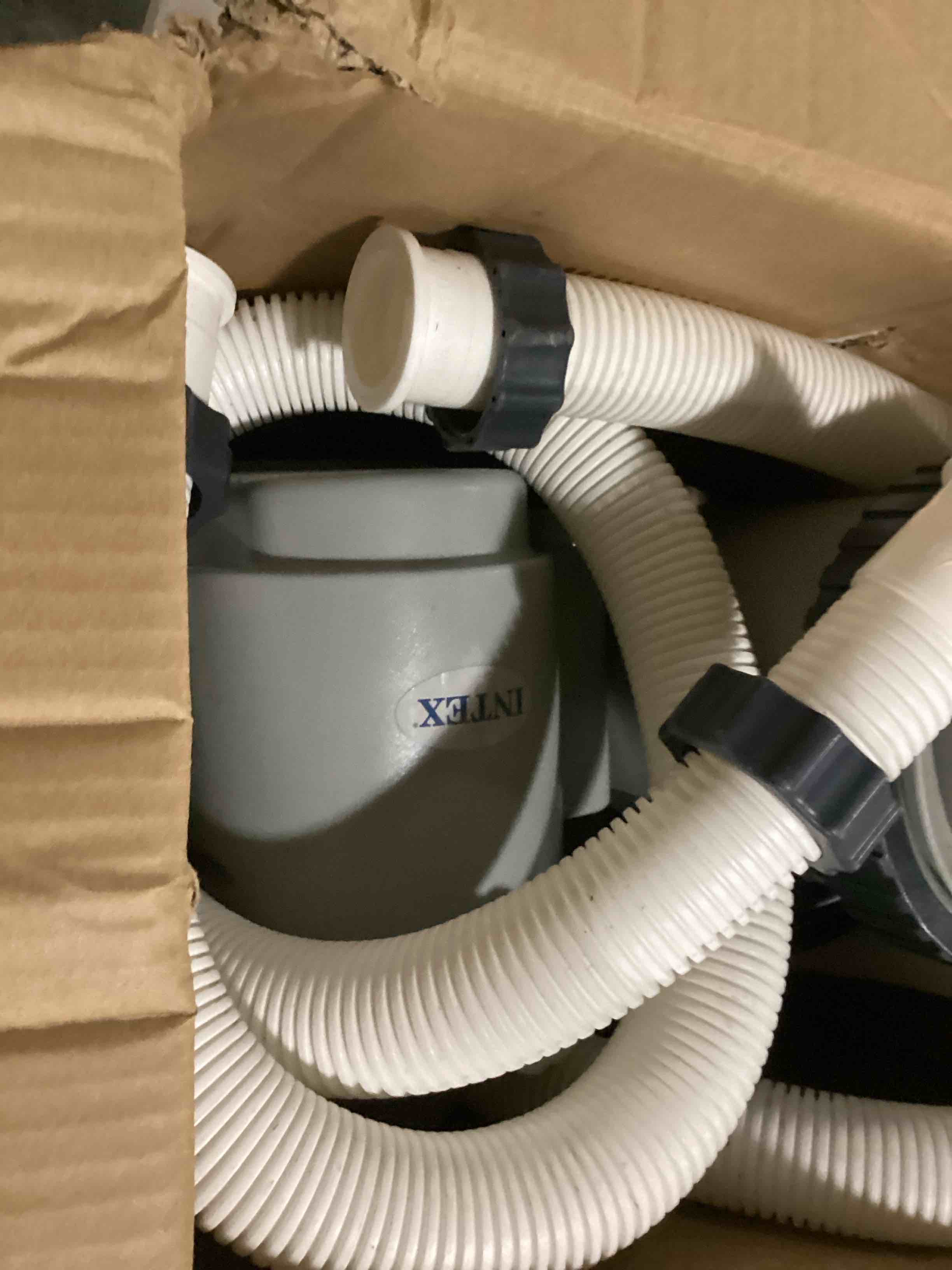 https://s3.amazonaws.com/lotting-images-prod/bidfta/ORG5799712_1722969376938.jpeg