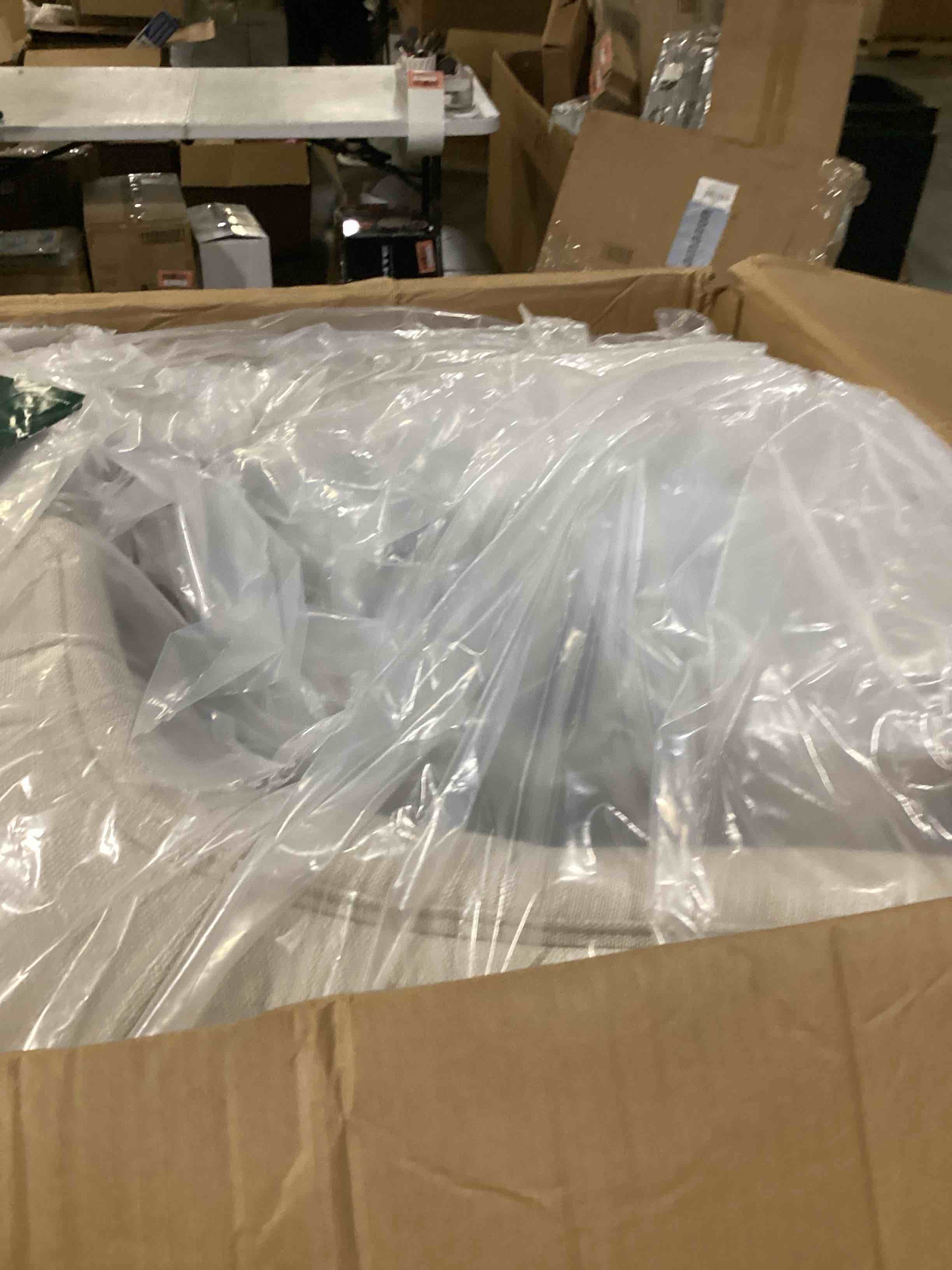 https://s3.amazonaws.com/lotting-images-prod/bidfta/ORG5802548_1722252410596.jpeg