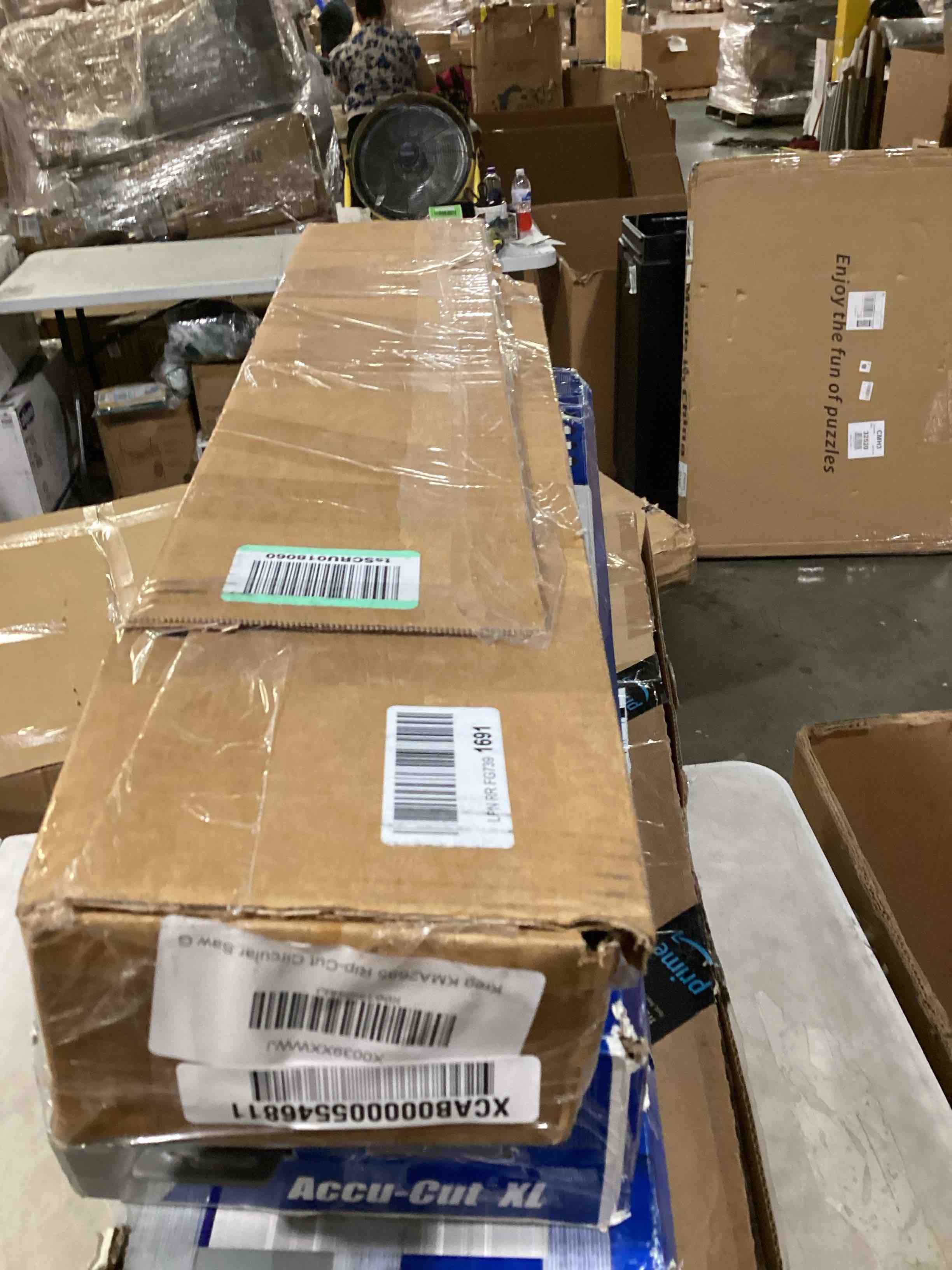 https://s3.amazonaws.com/lotting-images-prod/bidfta/ORG5802884_1722618564186.jpeg