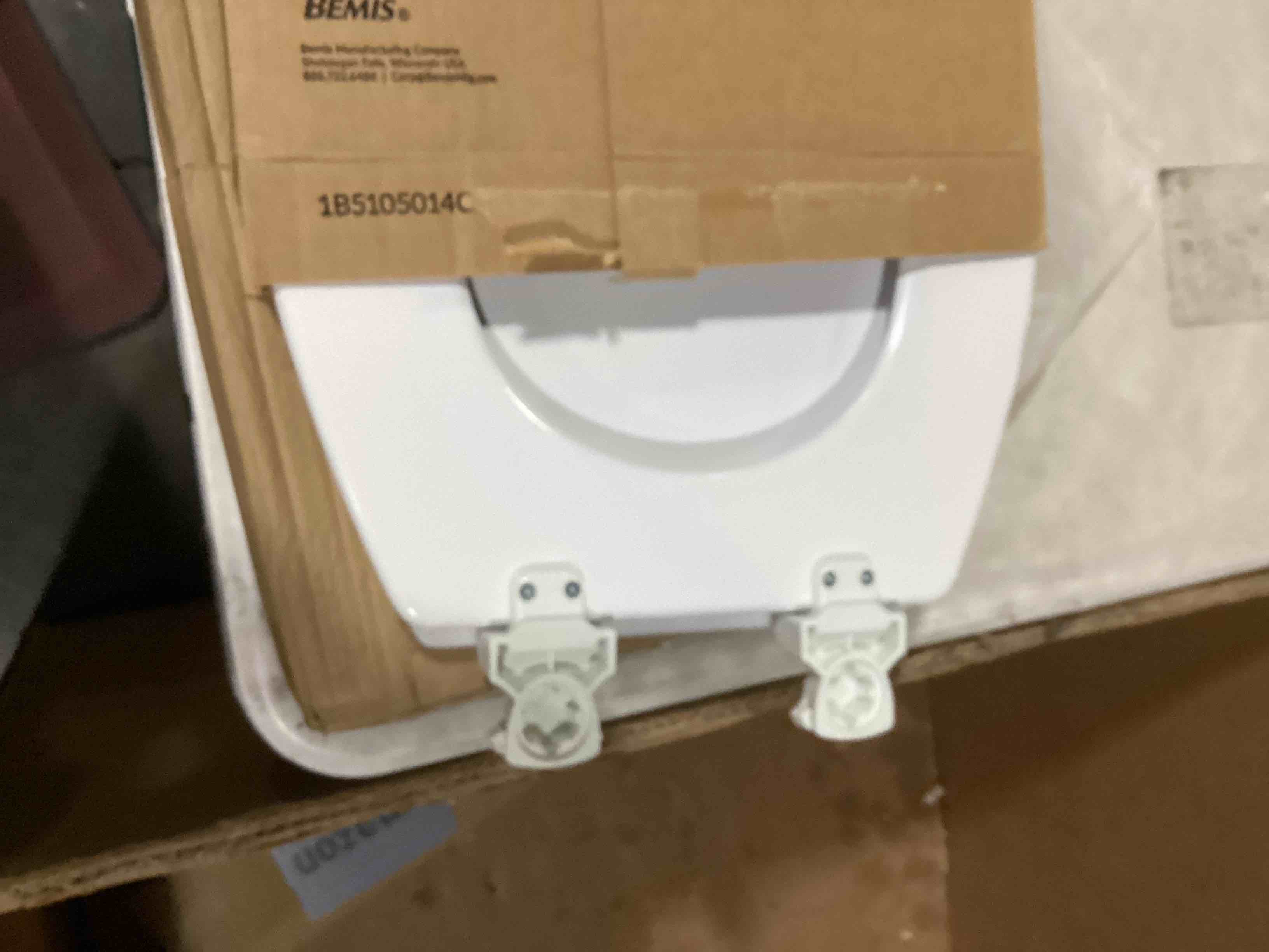 https://s3.amazonaws.com/lotting-images-prod/bidfta/ORG5803727_1724070812825.jpeg