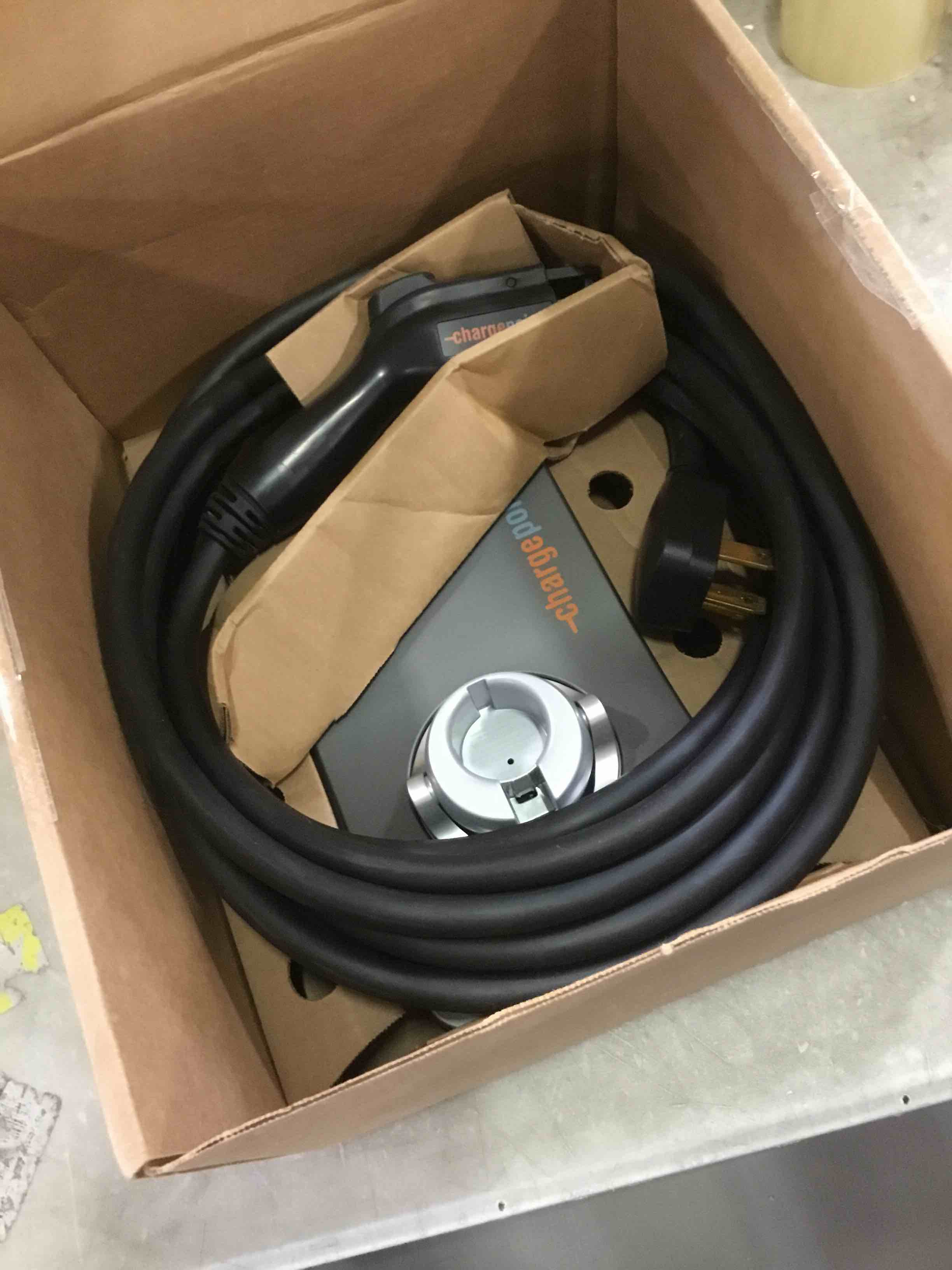 https://s3.amazonaws.com/lotting-images-prod/bidfta/ORG5809138_1707929450469.jpeg