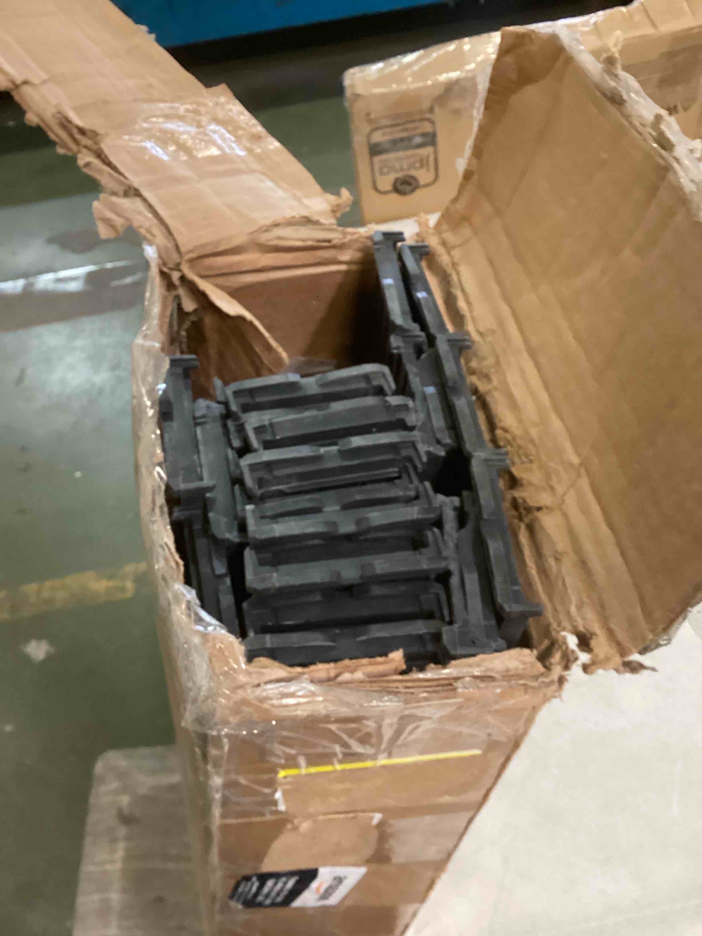 https://s3.amazonaws.com/lotting-images-prod/bidfta/ORG5809579_1708532971458.jpeg