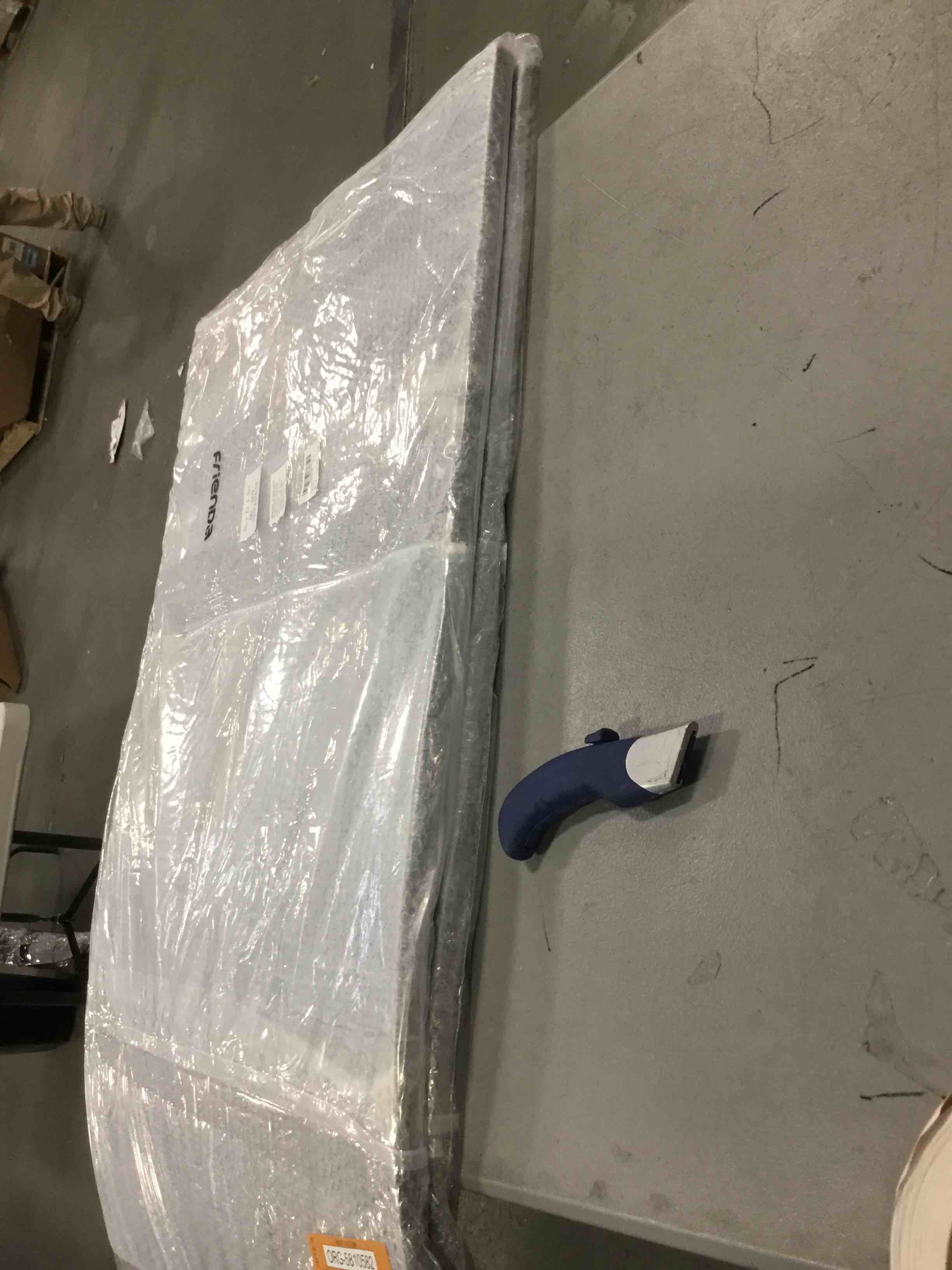 https://s3.amazonaws.com/lotting-images-prod/bidfta/ORG5810582_1706821374668.jpeg