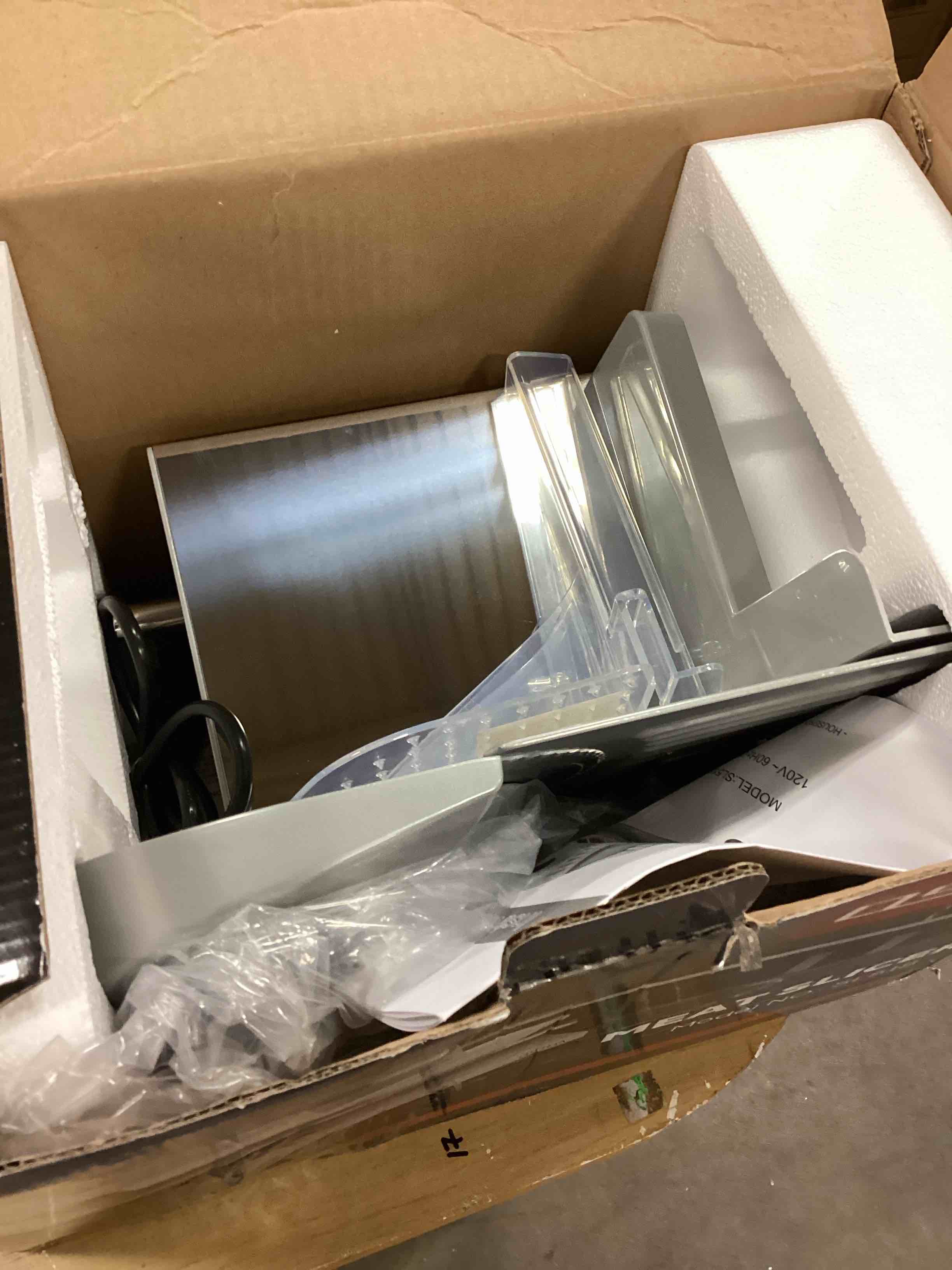 https://s3.amazonaws.com/lotting-images-prod/bidfta/ORG5847924_1707484890516.jpeg