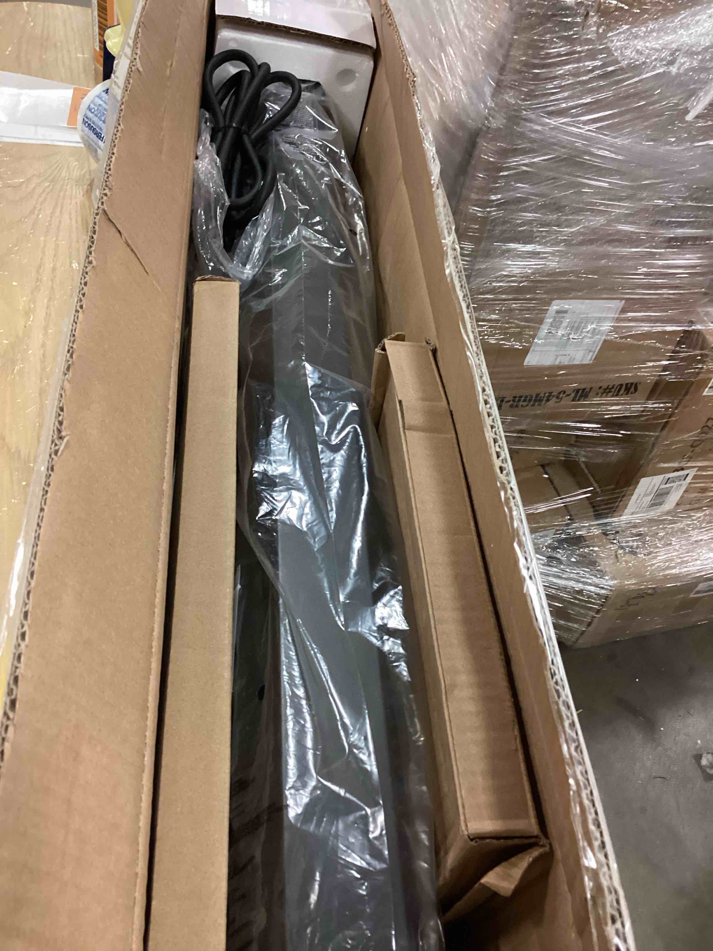 https://s3.amazonaws.com/lotting-images-prod/bidfta/ORG5847931_1707486260333.jpeg