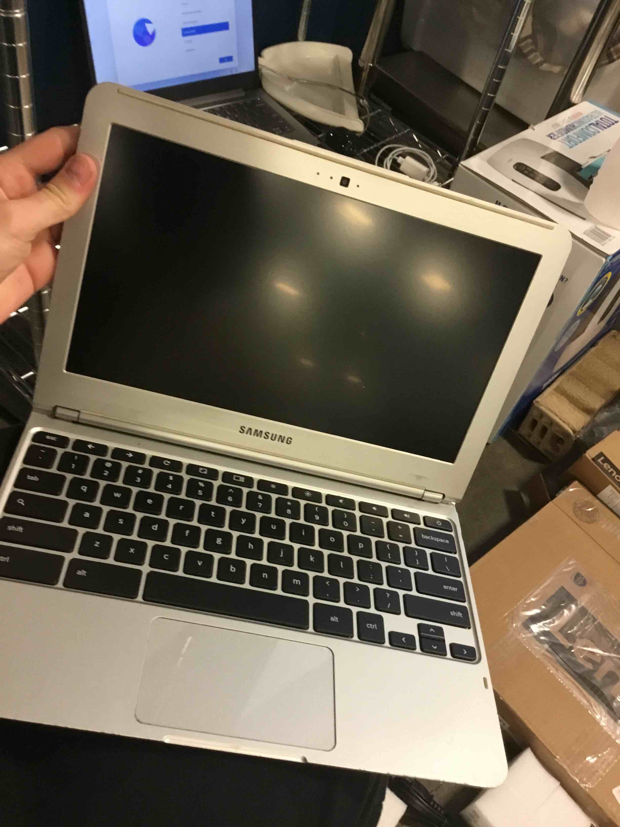 https://s3.amazonaws.com/lotting-images-prod/bidfta/ORG5848890_1712155918765.jpeg