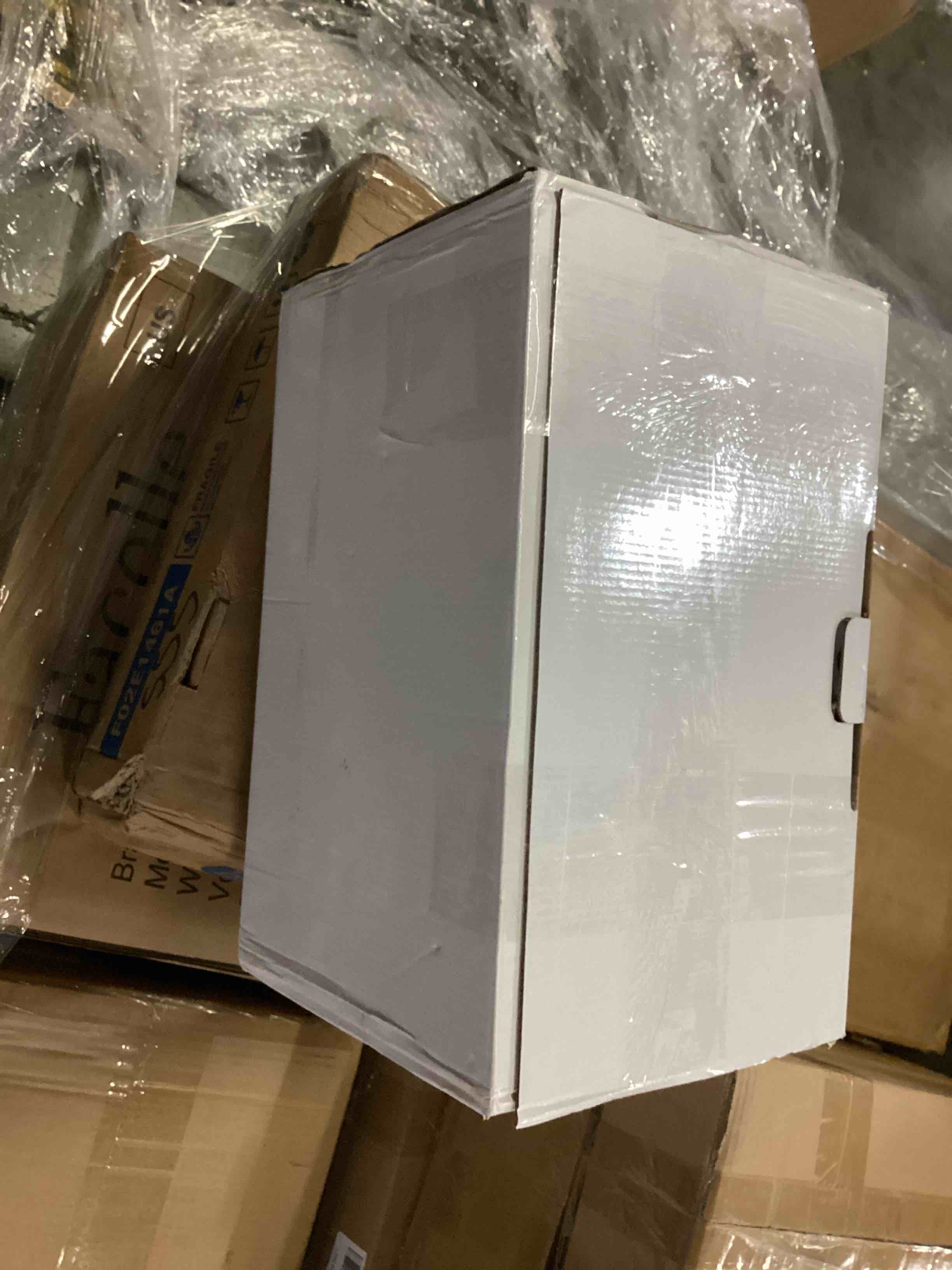 https://s3.amazonaws.com/lotting-images-prod/bidfta/ORG5854219_1715023352632.jpeg