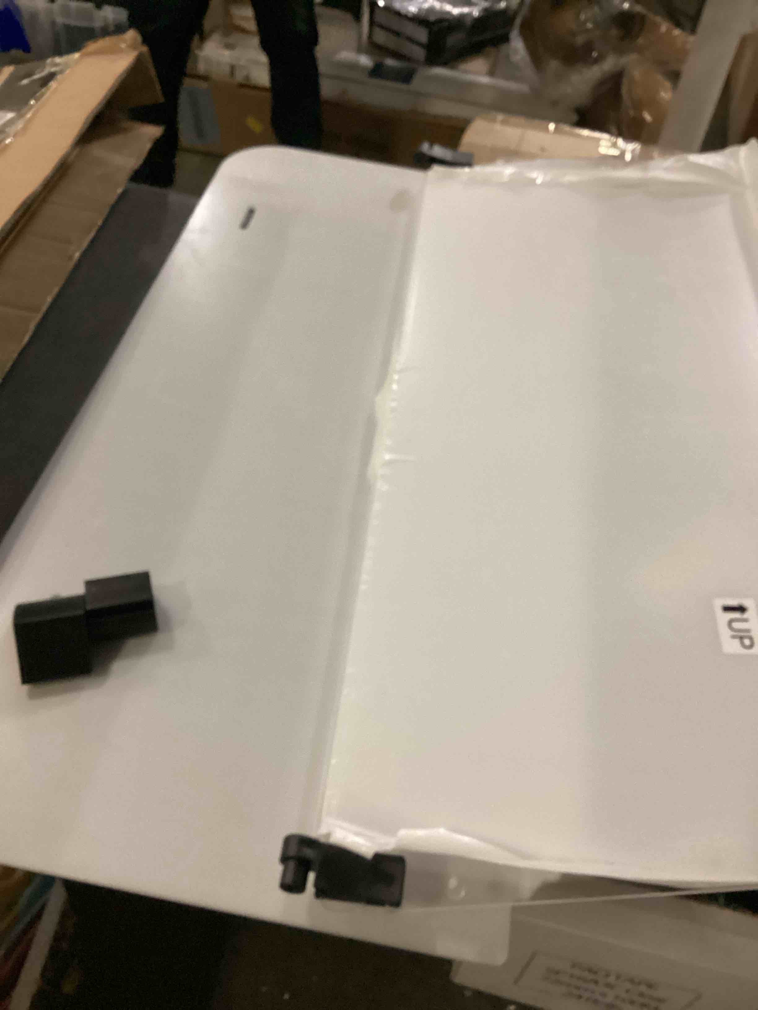 https://s3.amazonaws.com/lotting-images-prod/bidfta/ORG5854232_1715081993555.jpeg